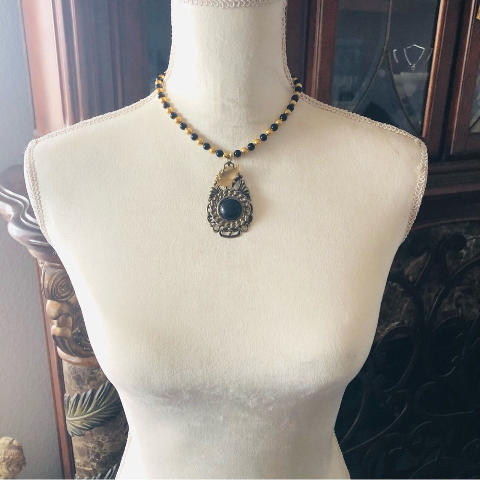 Handmade Handcrafted repurpose leaf medallion filigree Pearl necklace Size ONE SIZE - 5 Thumbnail
