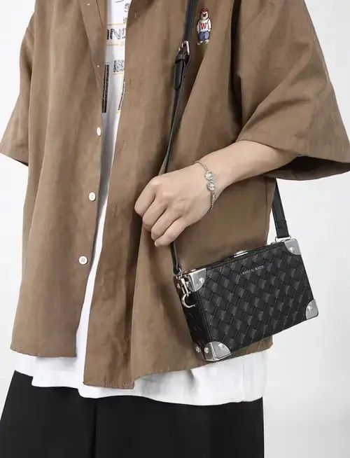 Japanese Brand Bag Faux leather woven box bag shoulder bag Size ONE SIZE - 4 Thumbnail
