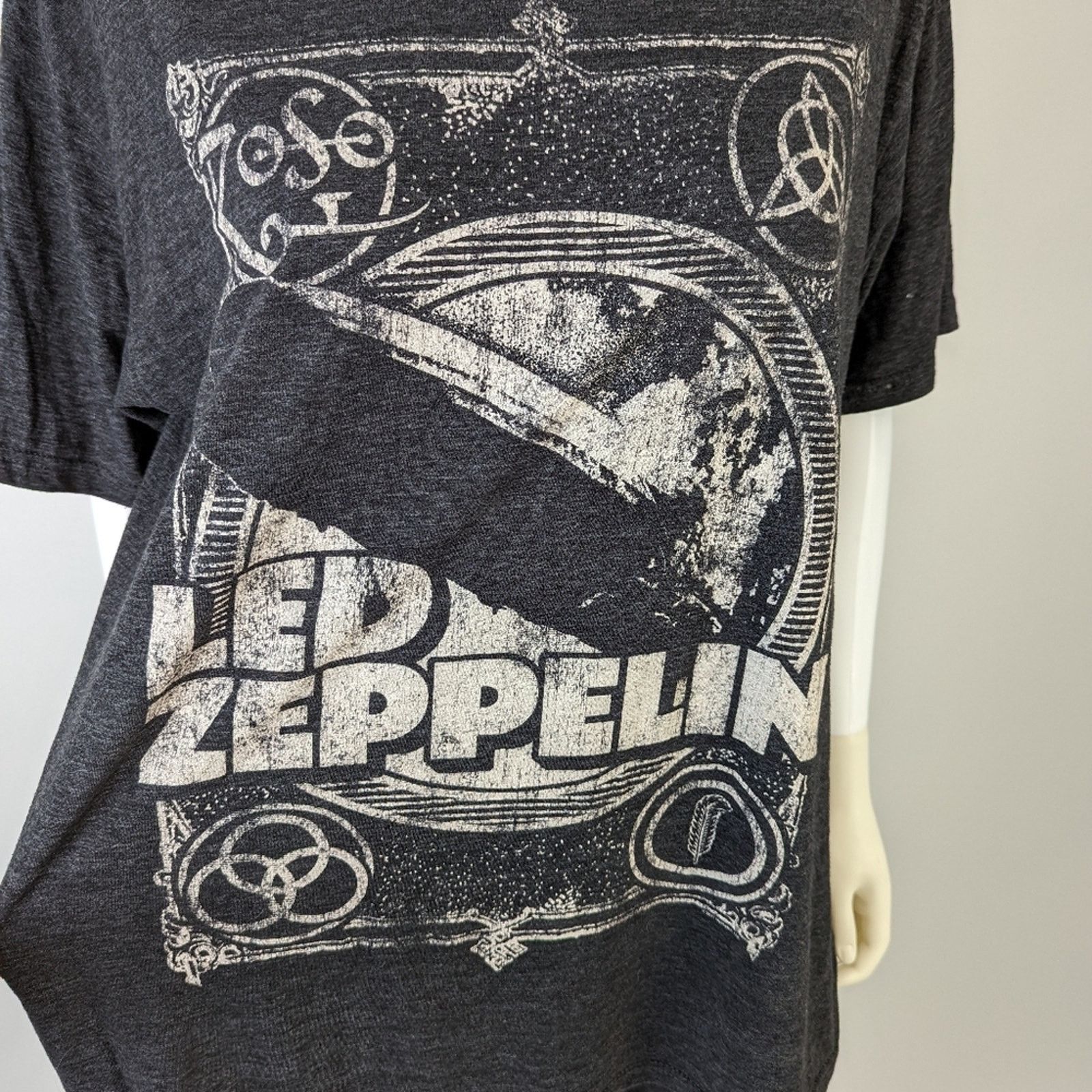Hot Topic Led Zeppelin Zoso Blimp Distressed Print T-Shirt S Size US S / EU 44-46 / 1 - 3 Thumbnail