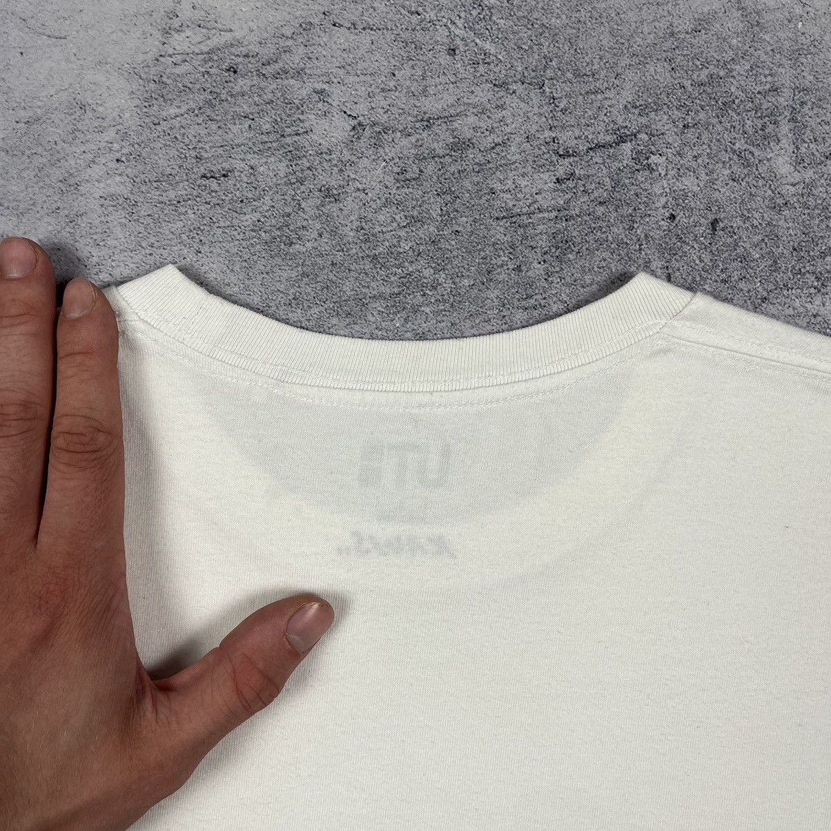 Kaws × Uniqlo Kaws x Uniqlo y2k big logo japanese tee Size US S / EU 44-46 / 1 - 20 Thumbnail