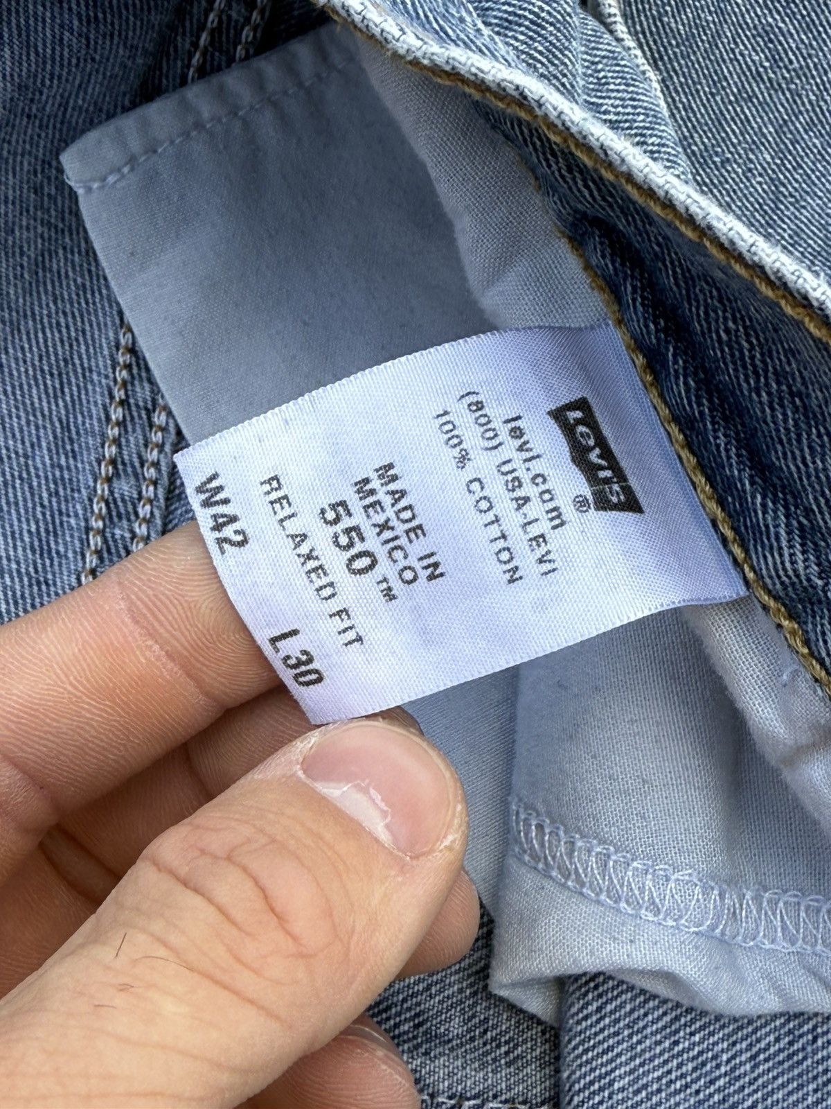 Levi's Vintage 00’s Levi’s 550 Relaxed Fit Size 42X30 Size US 42 / EU 58 - 6 Thumbnail