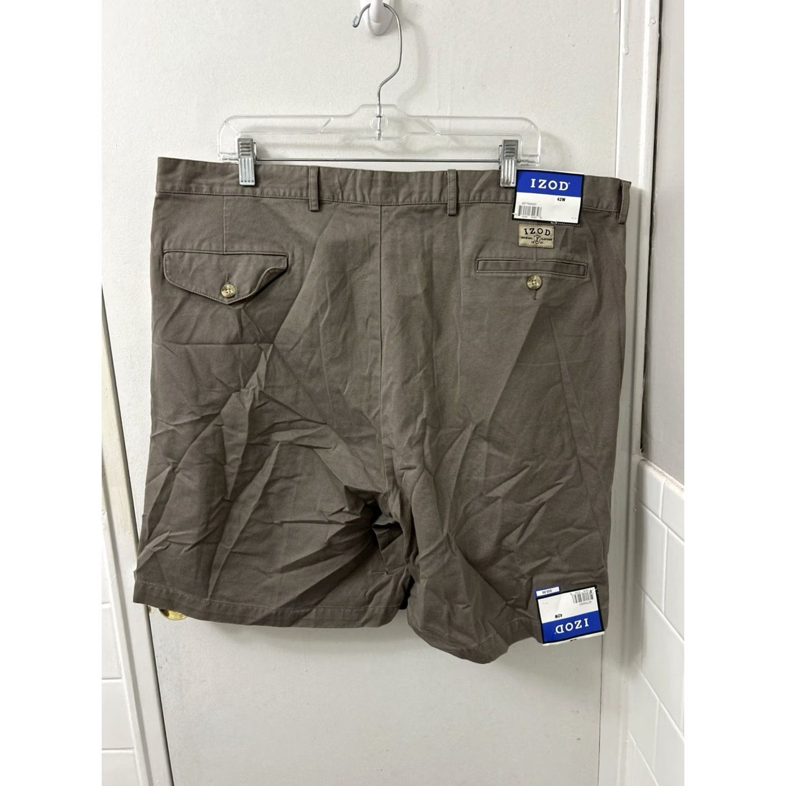 Izod IZOD Saltwater Chino Shorts Mens 42 Khaki Brown 100% Cotton Pleated NWT Front Zip Pockets Summer 7" Casual Regular Size US 42 / EU 58 - 2 Thumbnail