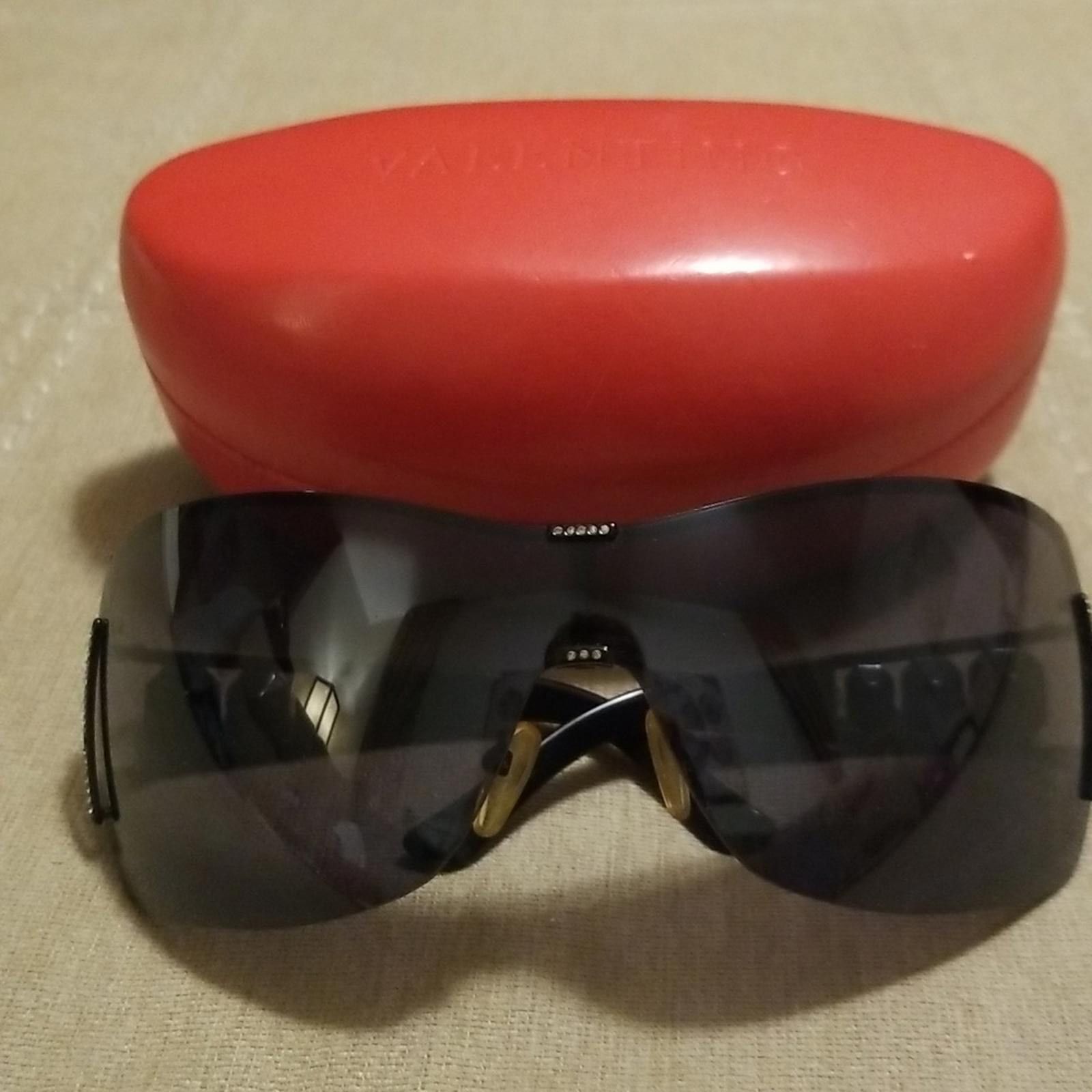 Valentino Valentino Tortoise shell wrap Rhinestone sunglasses w/case Size ONE SIZE - 2 Thumbnail