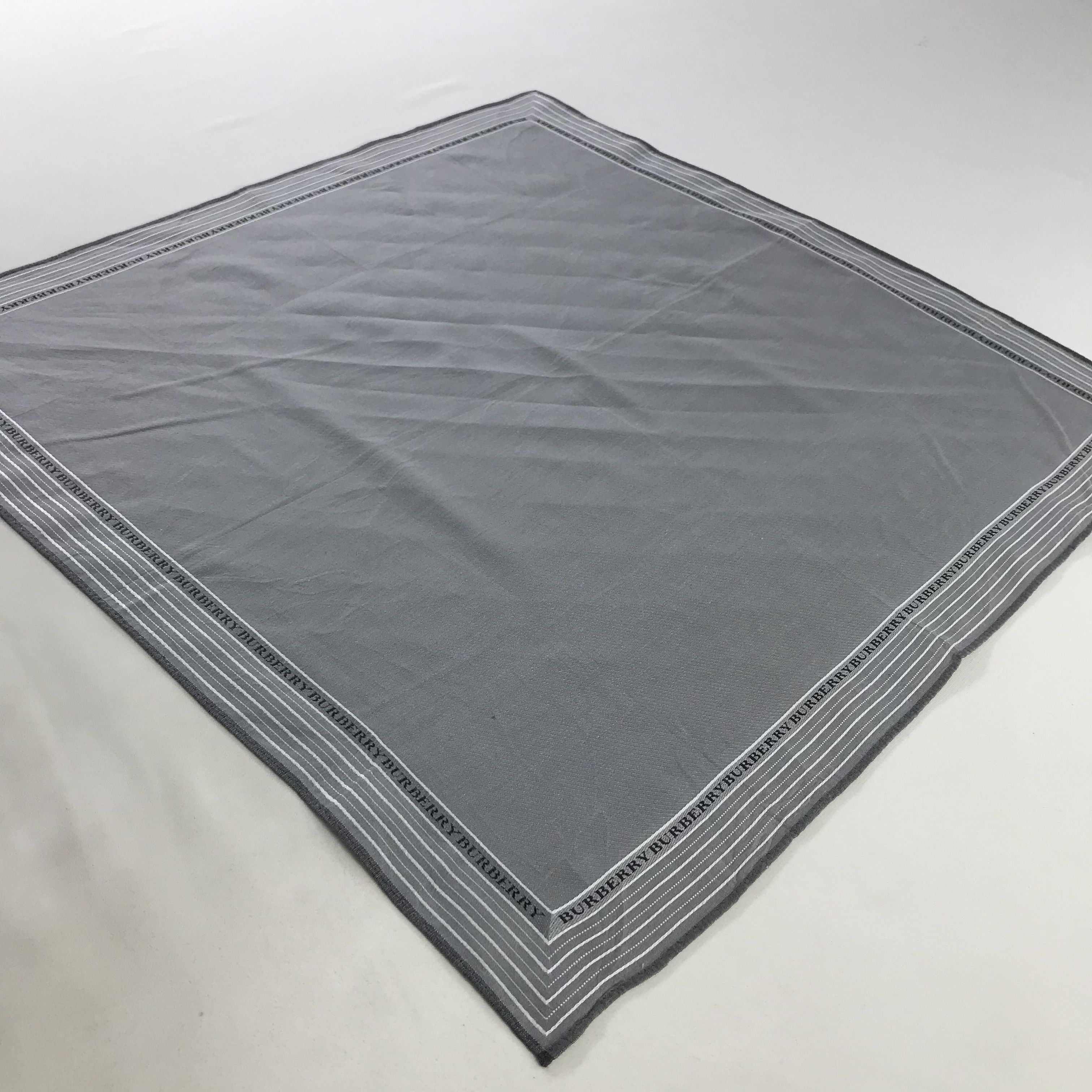 Burberry × Vintage Burberry Bandana / Handkerchief / Neckerchief - S1103 Size ONE SIZE - 2 Thumbnail