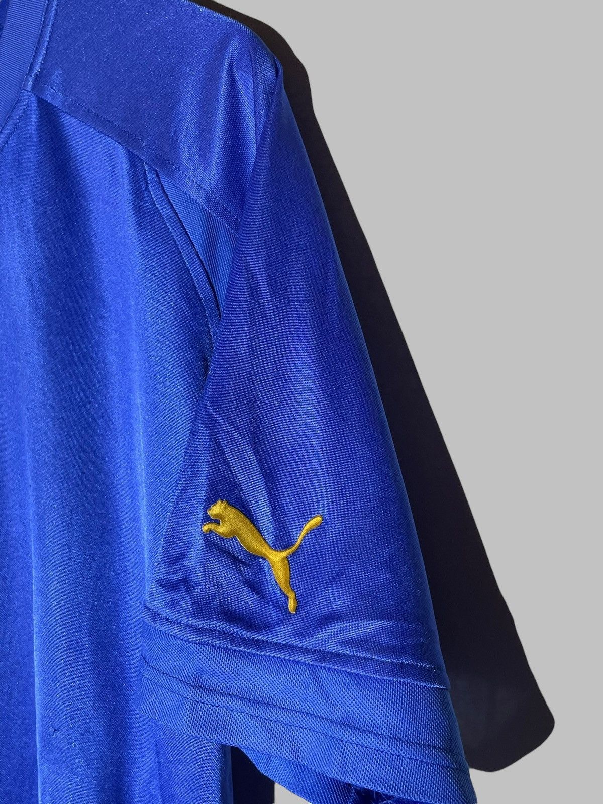 Puma × Vintage Italy Puma 2004 Home Football Shirt Centre Logo Y2k Hype Size US L / EU 52-54 / 3 - 6 Thumbnail