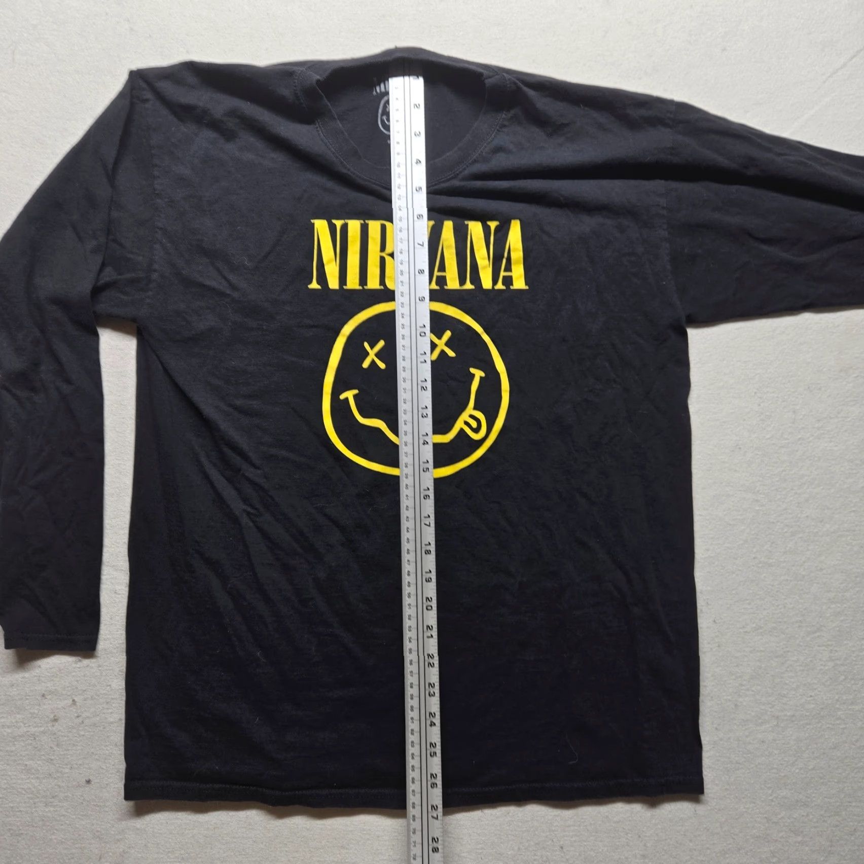 Gildan NIRVANA Gildan Gray Short Sleeve T-Shirt Adult Large Unisex Crew Neck Band Music 2020s Mens Size US L / EU 52-54 / 3 - 6 Thumbnail
