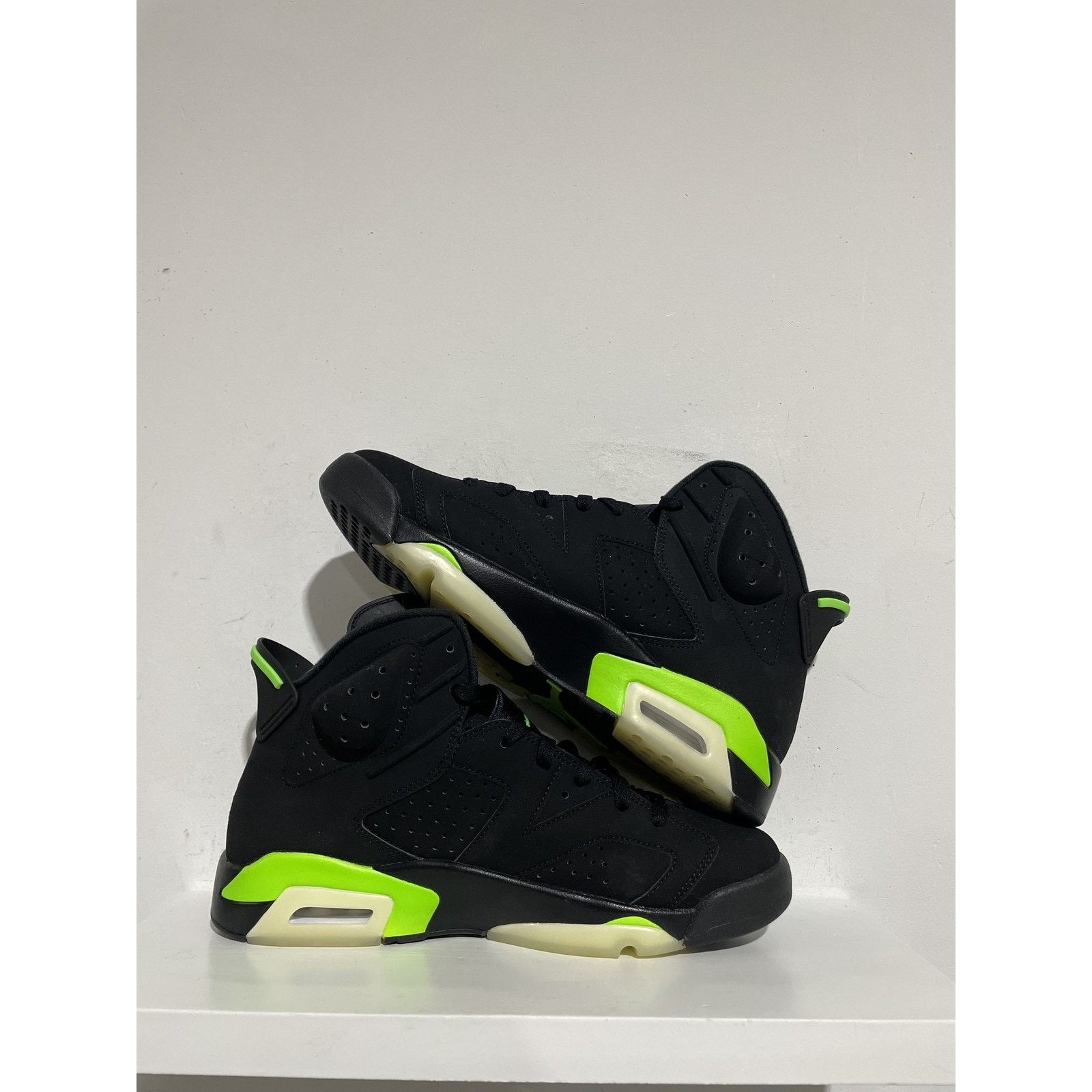 Jordan Brand JORDAN 6 RETRO ELECTRIC GREEN SIZE 10.5 PREOWNED Size US 10.5 / EU 43-44 - 2 Thumbnail