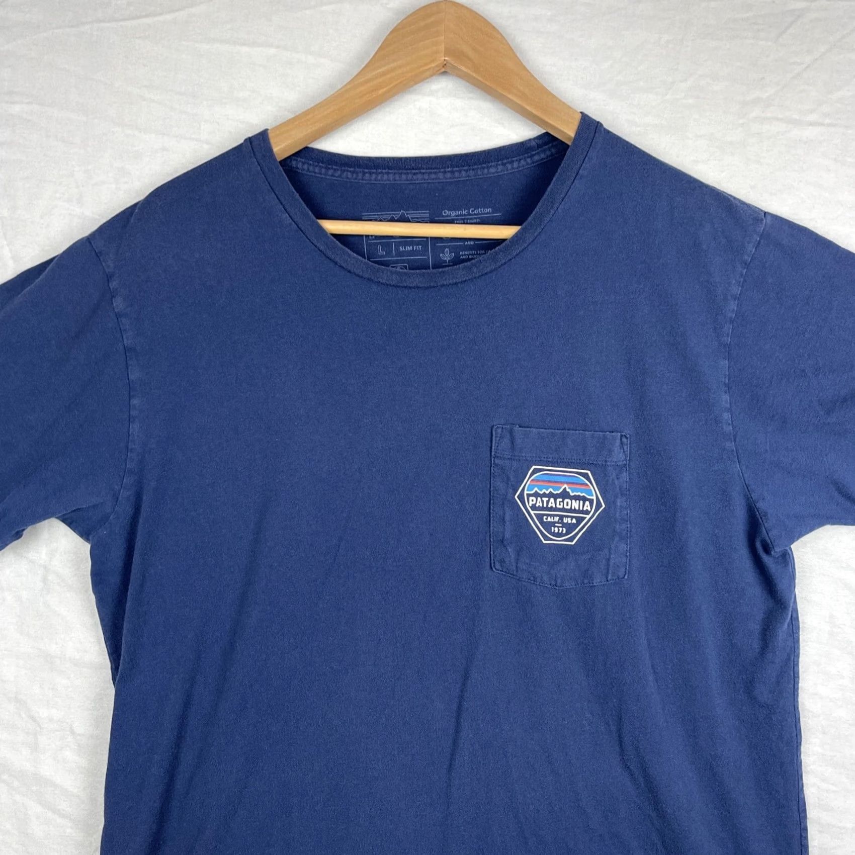 Patagonia Patagonia Shirt Mens Large Navy Blue Organic Cotton Slim Fit Pocket Short Sleeve Shirtfront Pocket Logo Crew Neck T-Shirt Men Vintage? Size US L / EU 52-54 / 3 - 2 Thumbnail