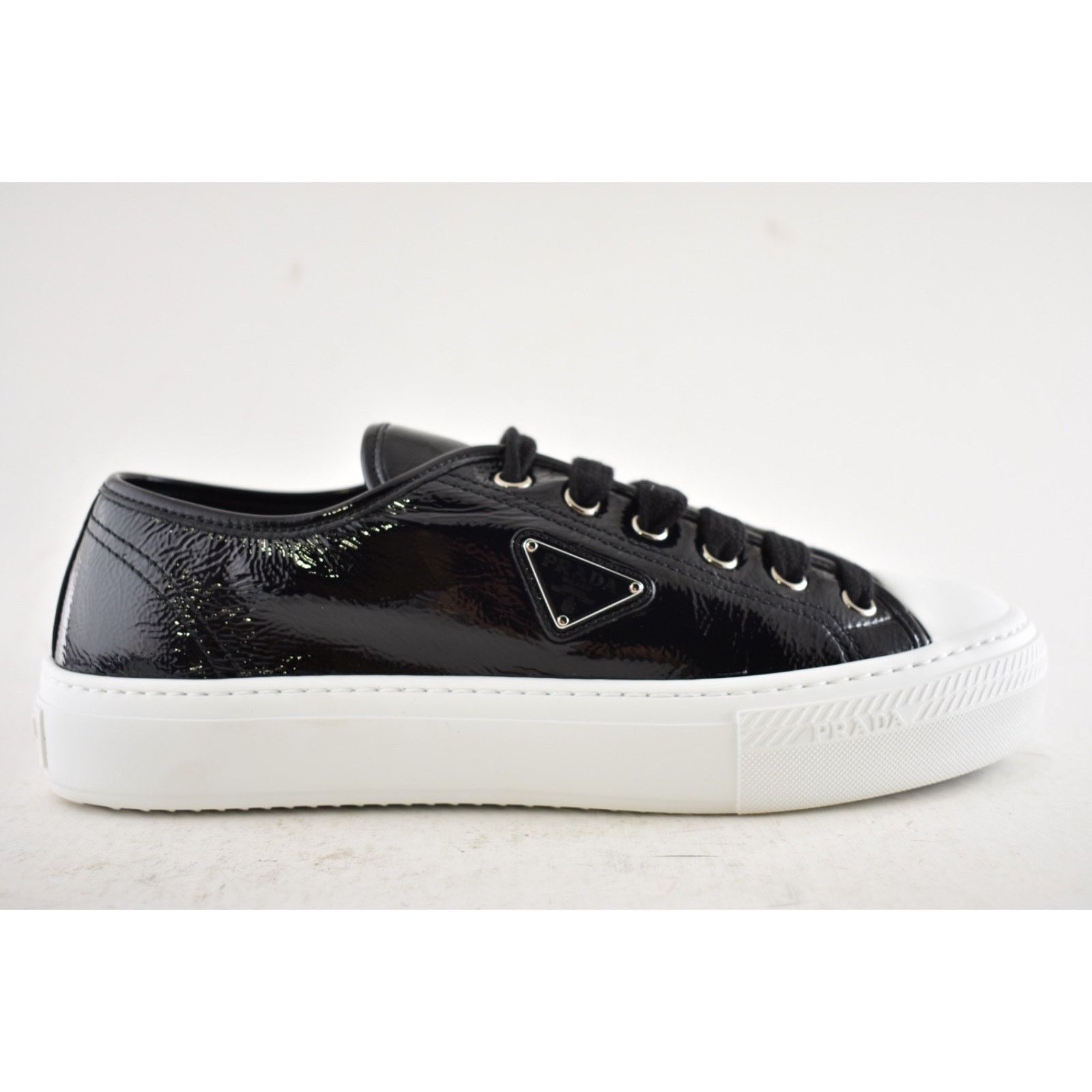Prada Prada Smash Naplak Logo Flat Low Top Trainer Sneaker 39 Size US 9 / IT 39 - 2 Thumbnail