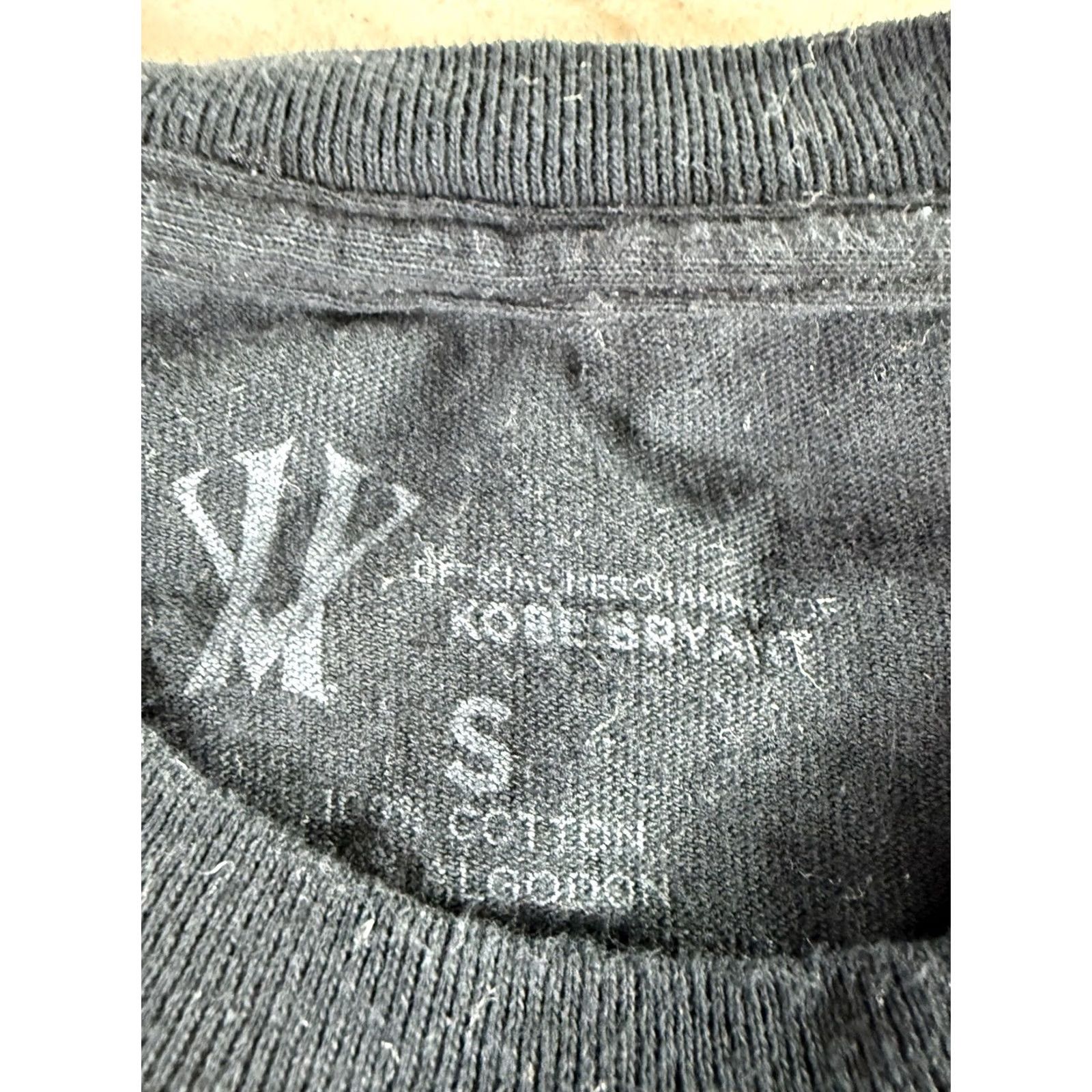 Vintage KOBE BRYANT POWER STRENGTH DETERMINATION COURAGE Official Merch T Shirt Black Adult SMALL Size US S / EU 44-46 / 1 - 3 Thumbnail