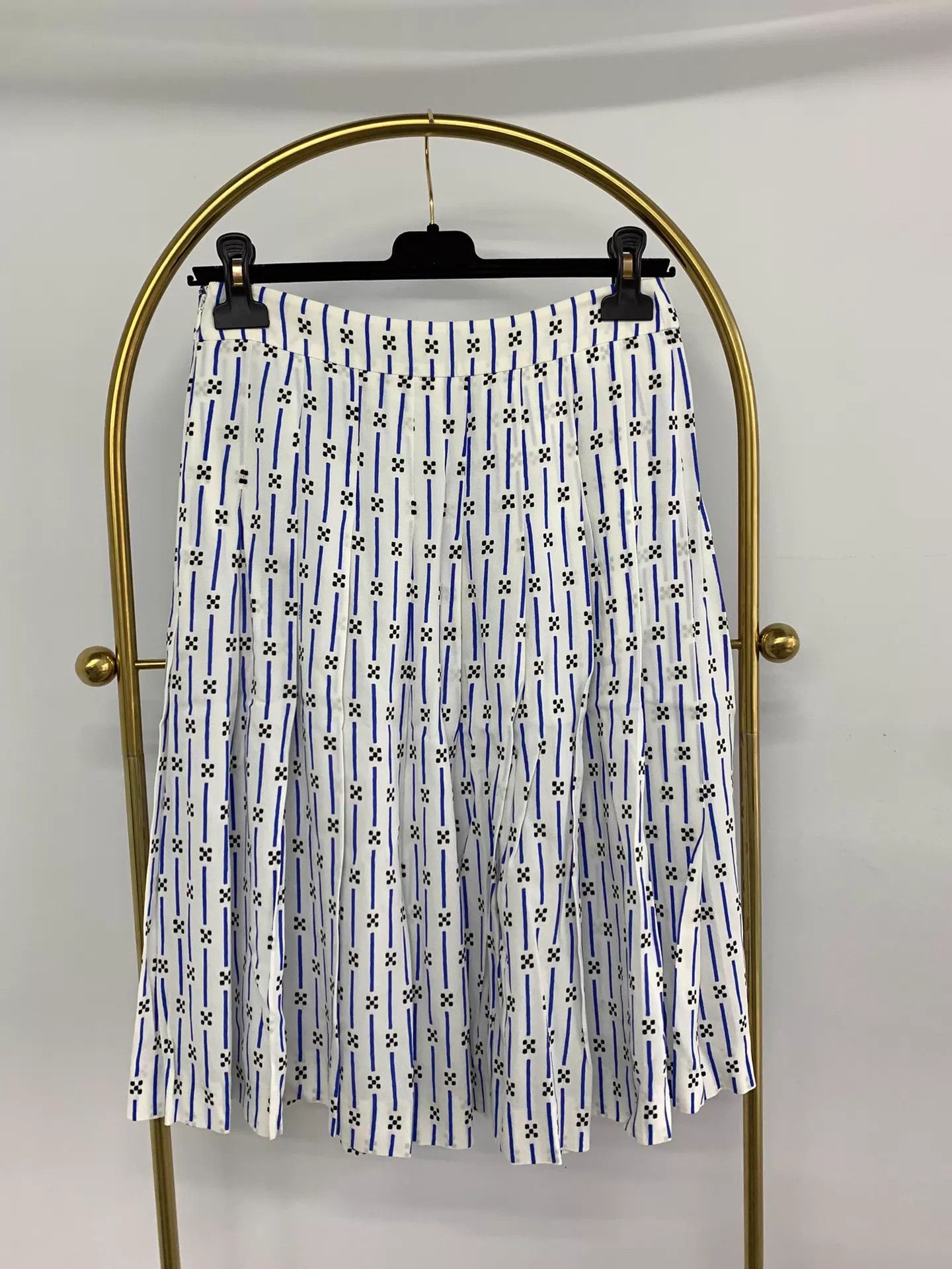 Prada Prada women's blue and white print skirt IT 40 Size 27" / US 4 / IT 40 - 3 Thumbnail