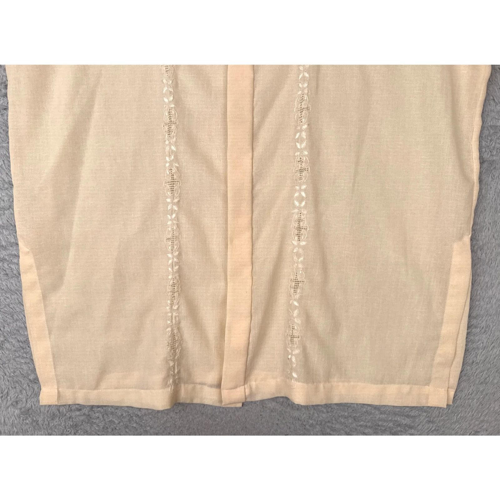 Vintage Guayabera Shirt Adult Large Beige Polyester Blend Floral Embroidered Size US L / EU 52-54 / 3 - 5 Thumbnail