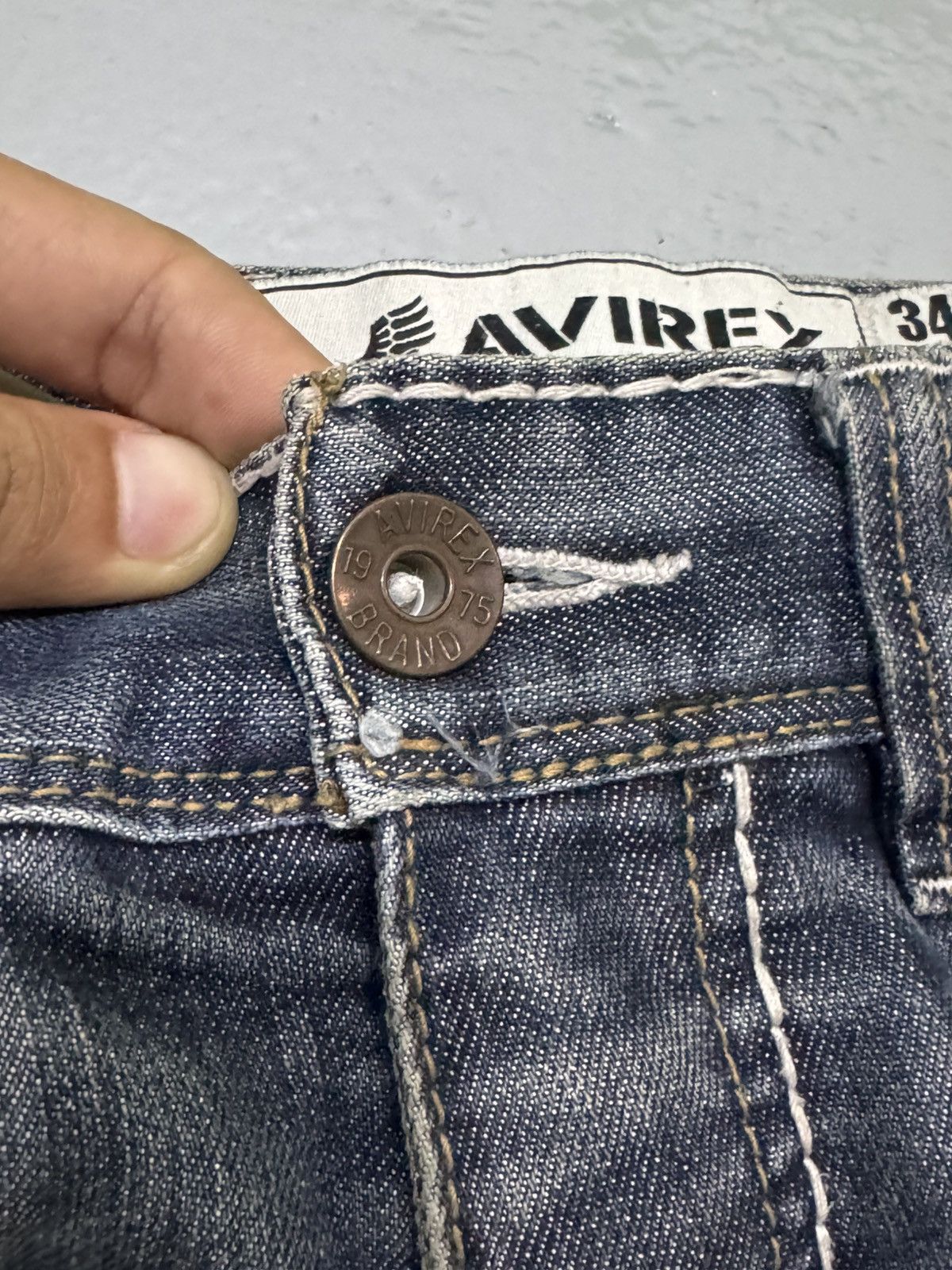 AVIREX DISTRESS RARE