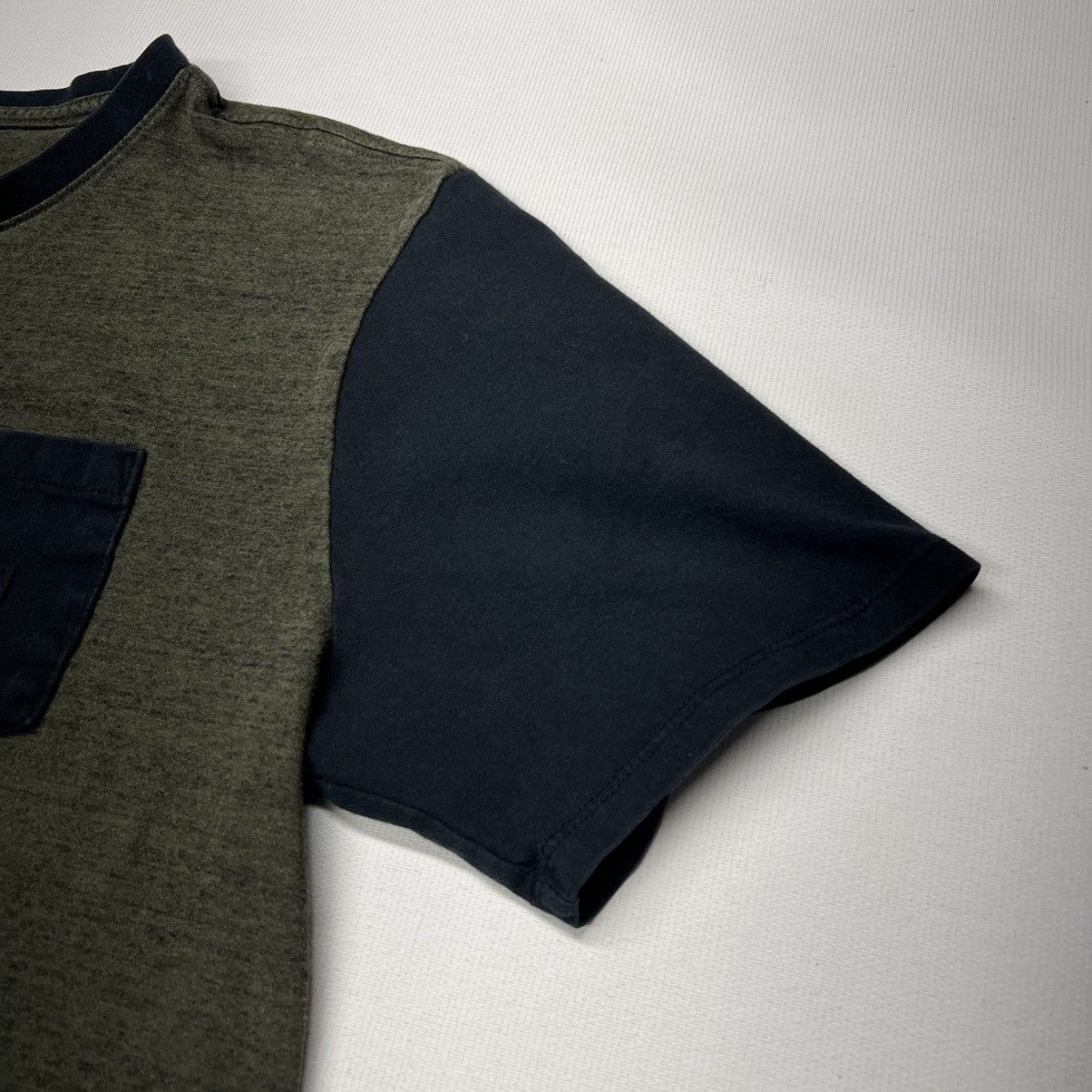 Nike Nike Tee Shirt Heather Green Pocket Logo Box Sportswear Y2K Size US L / EU 52-54 / 3 - 3 Thumbnail