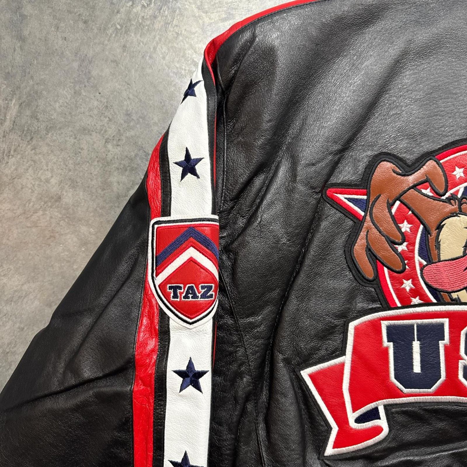 Vintage Vintage TAZ Tasmanian Devil USA Looney Tunes Leather Jacket Size US XL / EU 56 / 4 - 3 Thumbnail