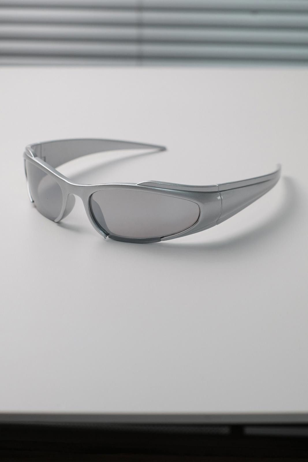 Other Rare Y2k Vtg Futuristic Cat Eye Sliver Sunglasses Unisex OS Size ONE SIZE - 5 Thumbnail