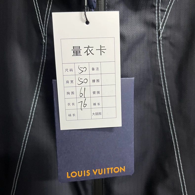 Other Louis Vuitton Logo Print Loose Zip Hooded Long Sleeve Jack Size US M / EU 48-50 / 2 - 5 Thumbnail