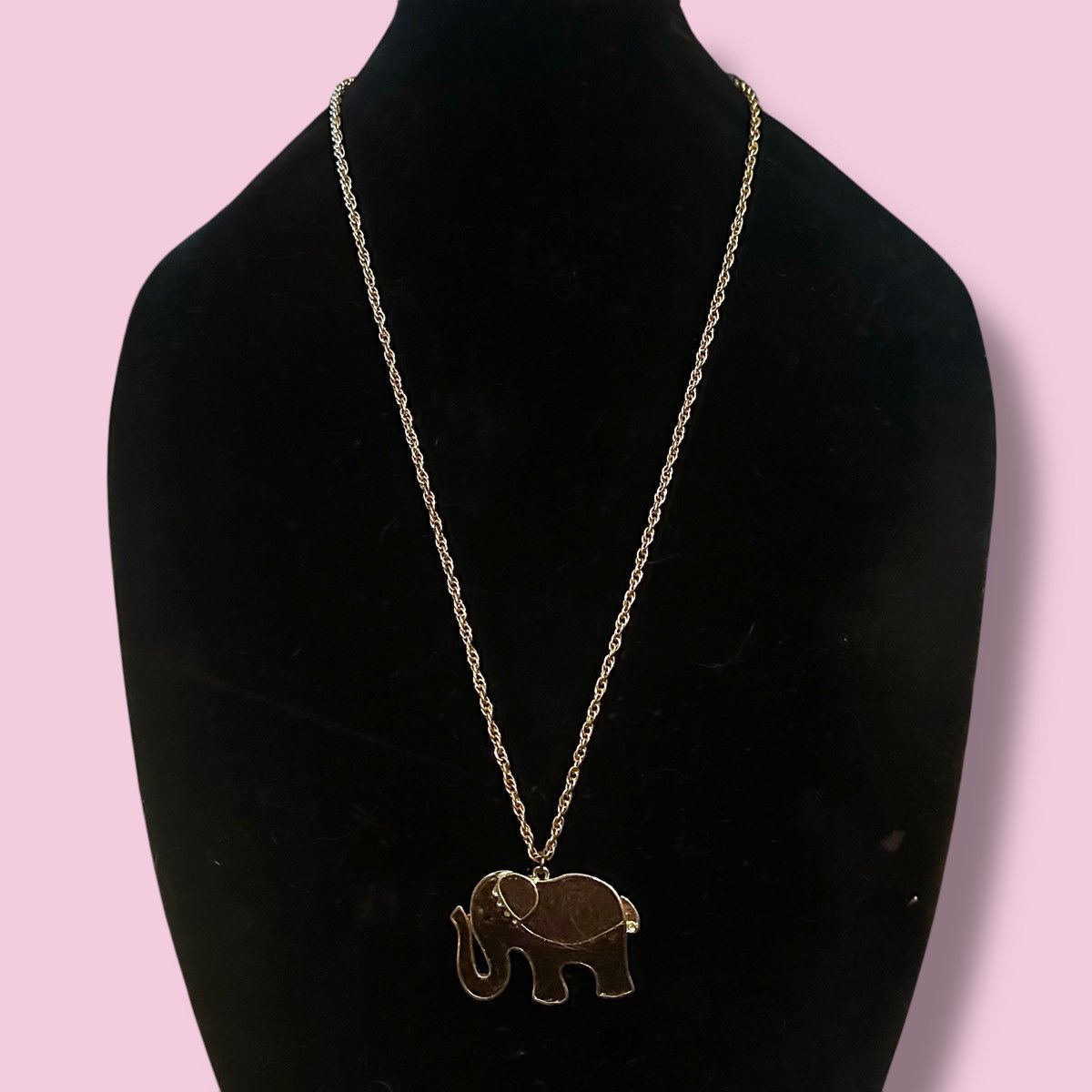 Vintage Vintage gold tone elephant pendant necklace Size ONE SIZE - 1 Thumbnail