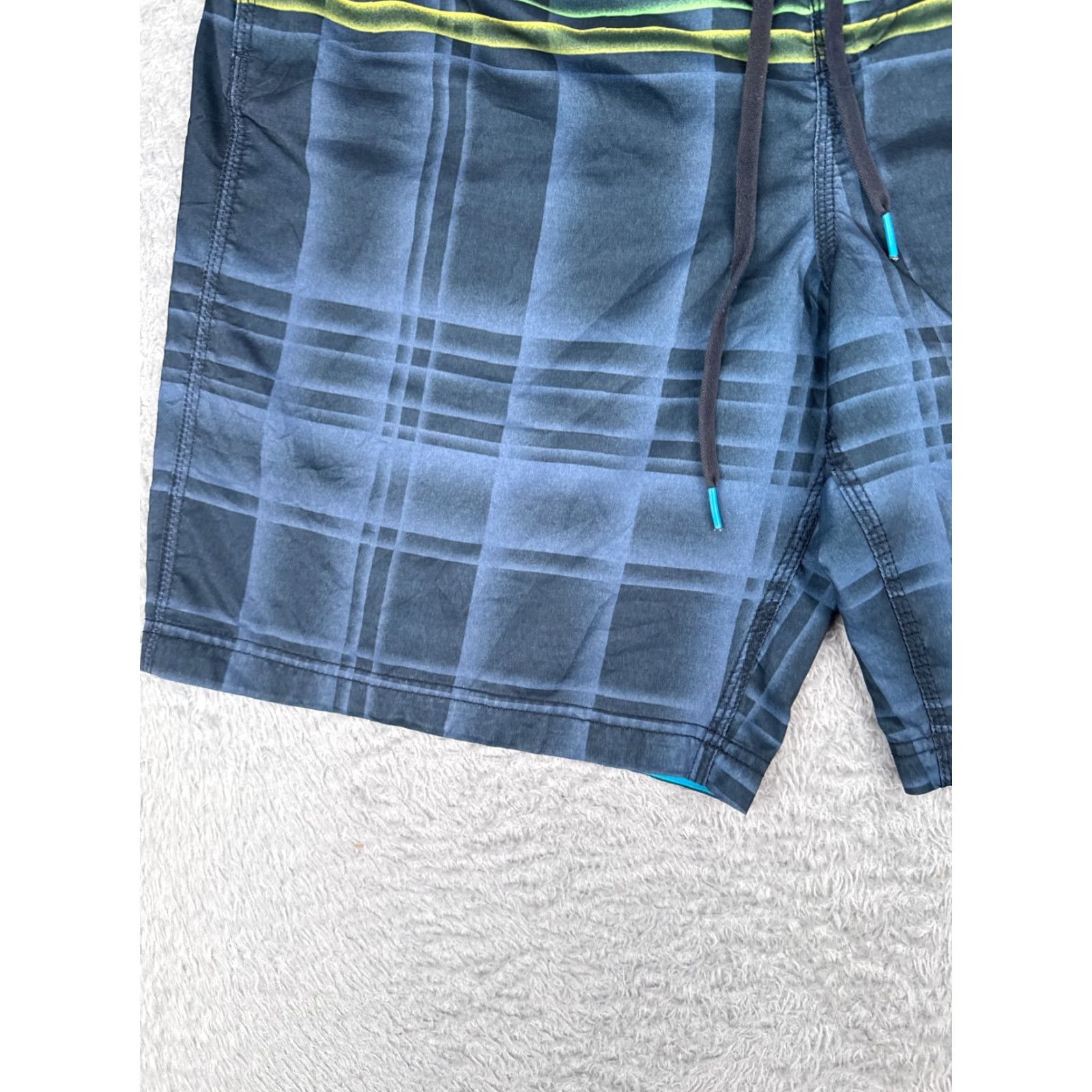 Speedo Speedo Swim Trunks Mens Large Blue Plaid Board Shorts 100% Polyester Cargo Size US 31 - 3 Thumbnail