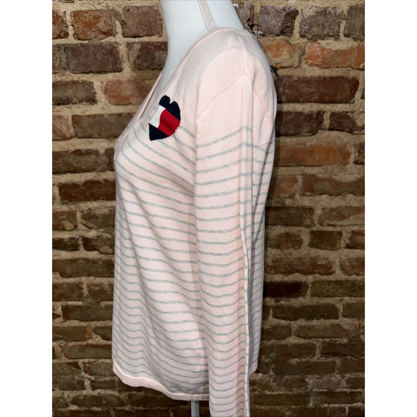 Tommy Hilfiger NWT Tommy Hilfiger Women’s Pullover Sweater Sz L Pink Heart Size L / US 10 / IT 46 - 4 Thumbnail