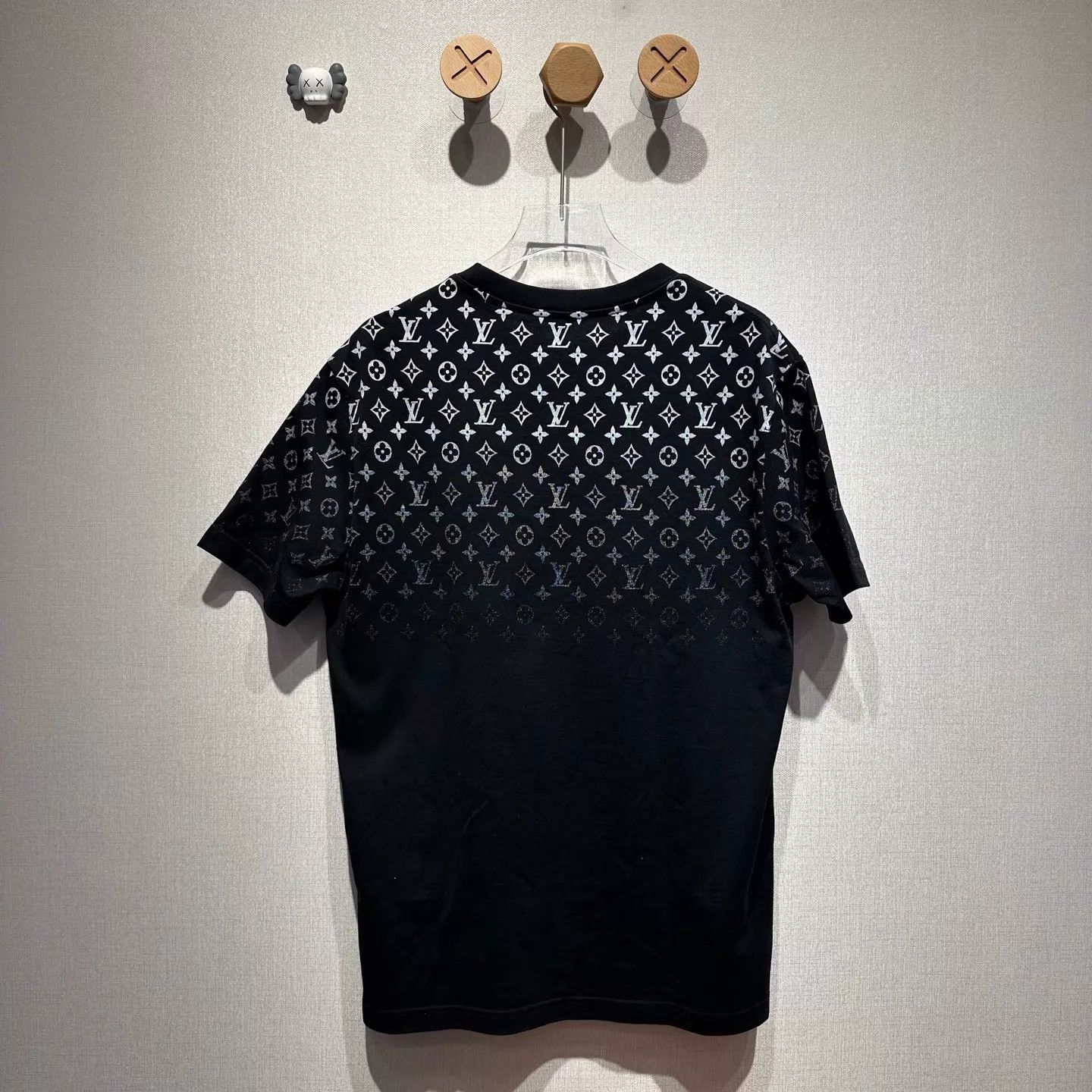 Louis Vuitton LV SS24 Black White Gradient All Over Print Tee L Size US L / EU 52-54 / 3 - 3 Thumbnail