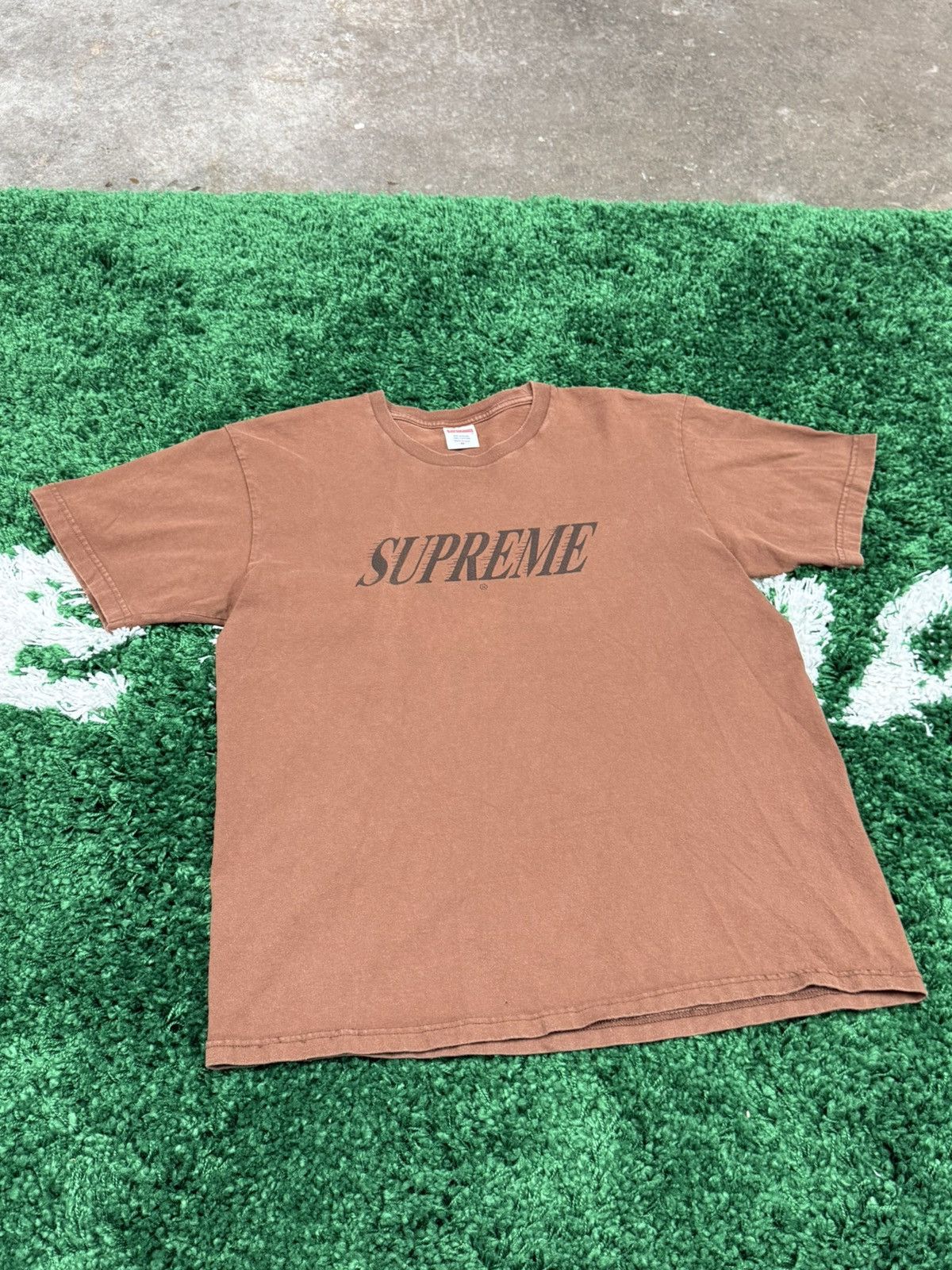 Supreme Supreme Slap Shot Tee Brown FW22 Logo Mocha Coffee Size US M / EU 48-50 / 2 - 1 Thumbnail