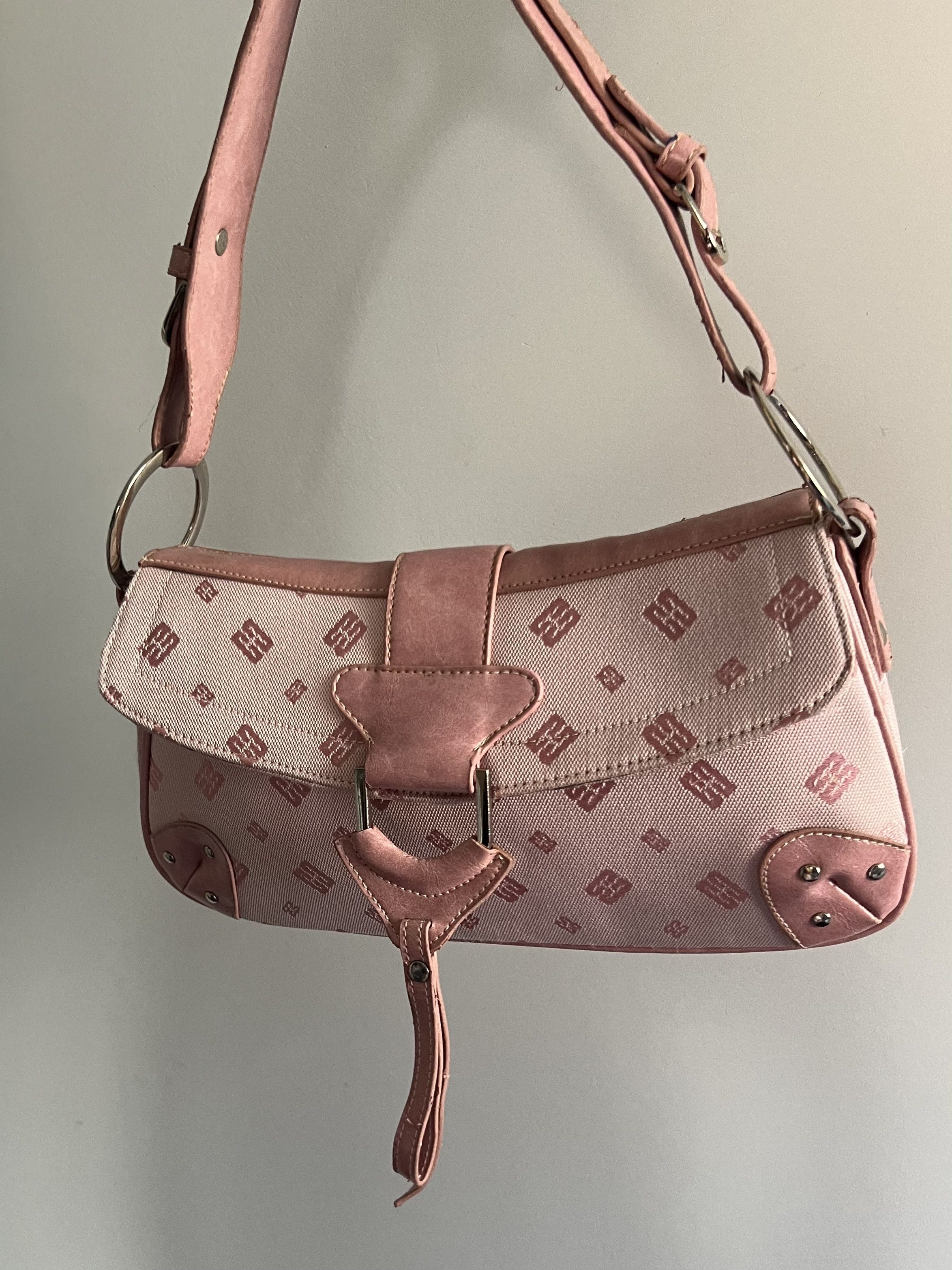 Vintage Vintage pink monogram shoulder bag y2k guess style Size ONE SIZE - 2 Thumbnail