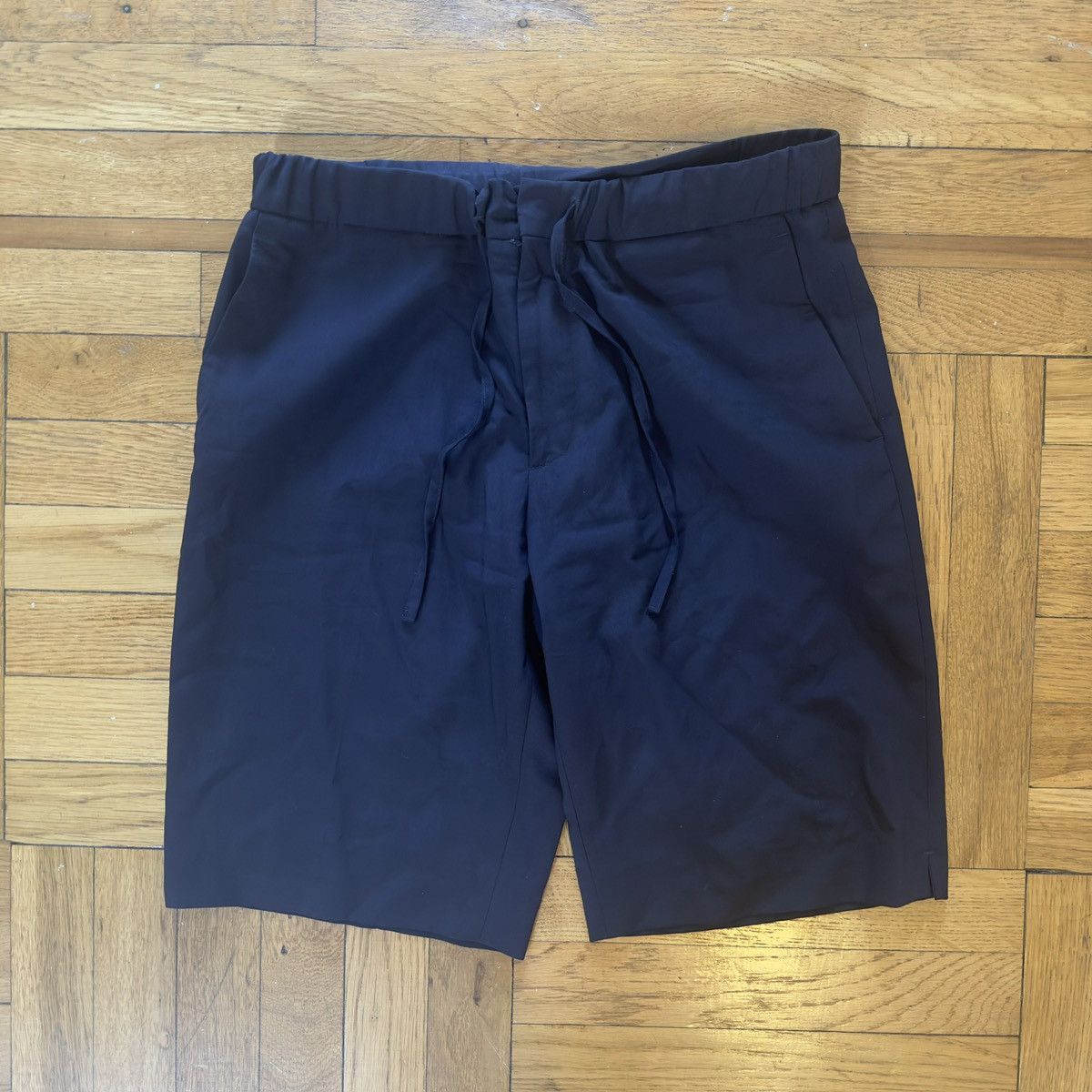 Cos Cos Shorts, Navy Size US 30 / EU 46 - 1 Thumbnail