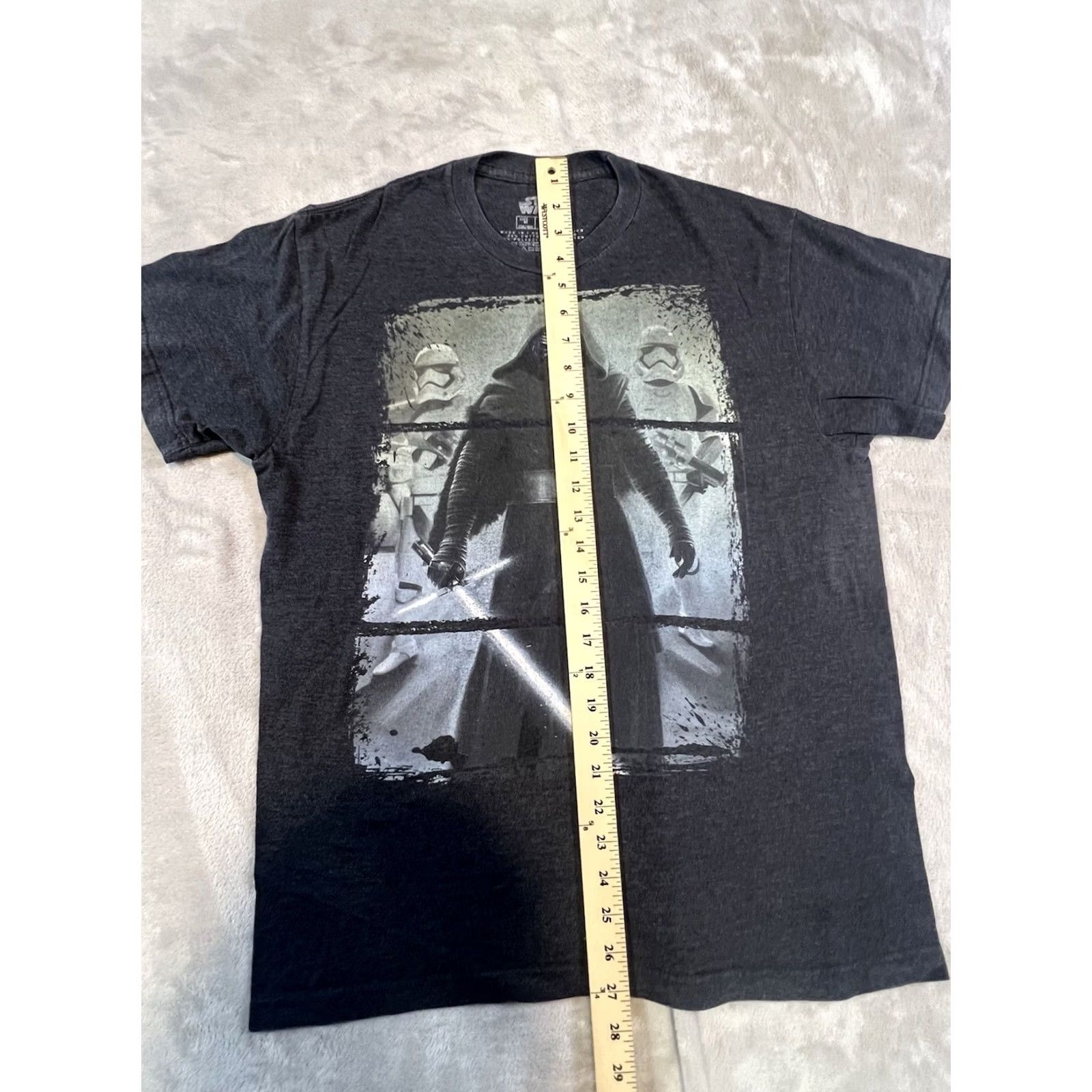 Star Wars Star Wars Kylo Ren/Troopers Graphic T-Shirt Gray Men’s Medium Black Graphic Tee Shirt Tee Short Sleeve Crew Neck Printed Logo Space 90s? Size US M / EU 48-50 / 2 - 5 Thumbnail