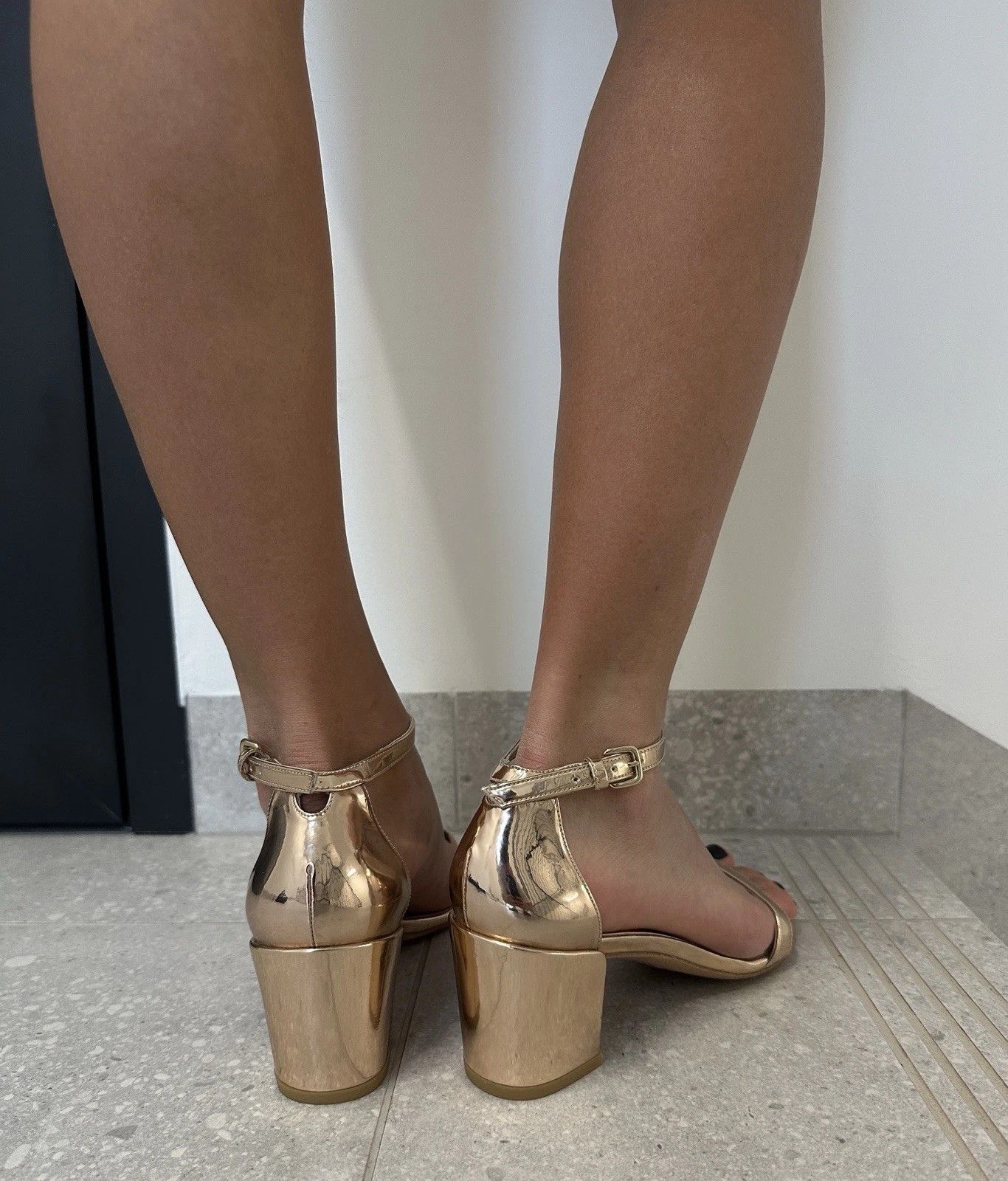 Stuart Weitzman Stuart Weitzman Shoes Womens Gold Heels Sandals Heeled Size US 7.5 / IT 37.5 - 5 Thumbnail