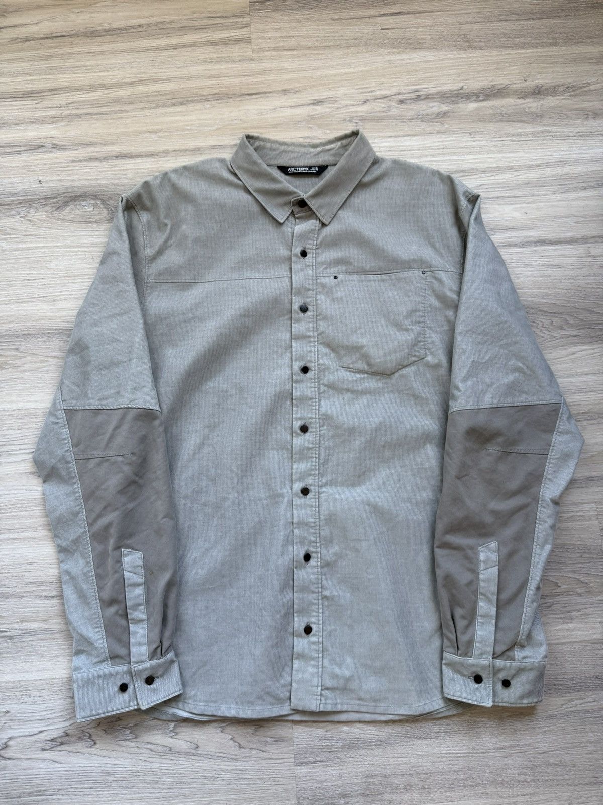 Arc'teryx Arc’teryx Micro Cord Button Up Shirt Size US XL / EU 56 / 4 - 1 Thumbnail