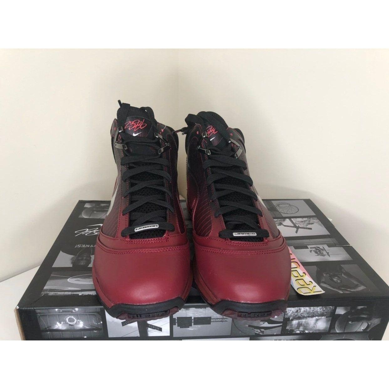 Nike Nike lebron 7 QS Christmas 2019 Mens 8.5us Size US 8.5 / EU 41-42 - 2 Thumbnail