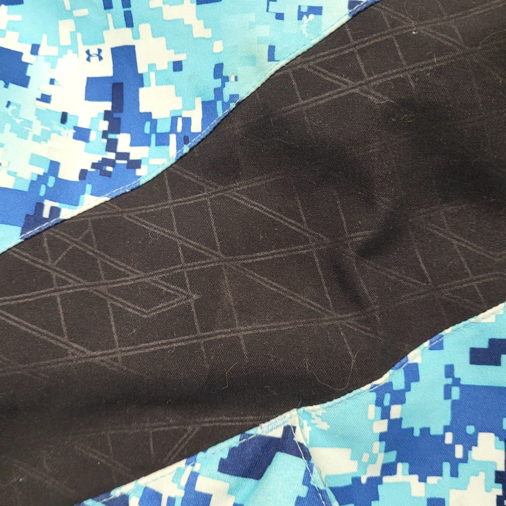 Under Armour Under Armour Bottom Men’s Size 40 Blue Digital Camo Pixelated Swim Trunks Size US 40 / EU 56 - 7 Thumbnail