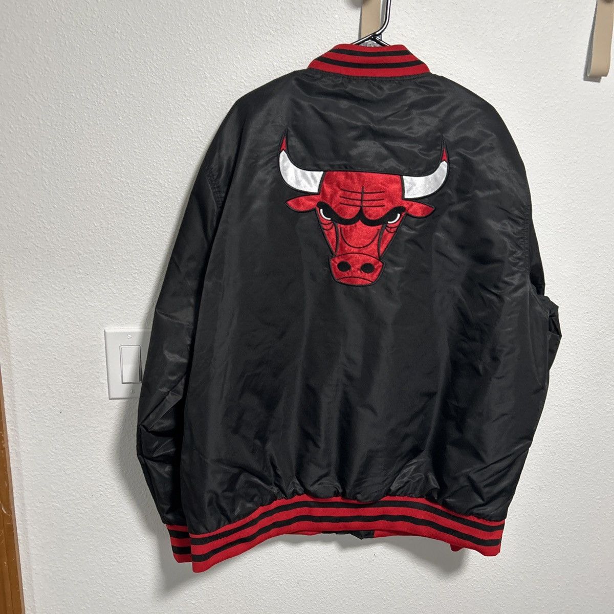 NBA Chicago Bulls Men’s Black Variety Jacket Size XXL Size US XXL / EU 58 / 5 - 2 Thumbnail