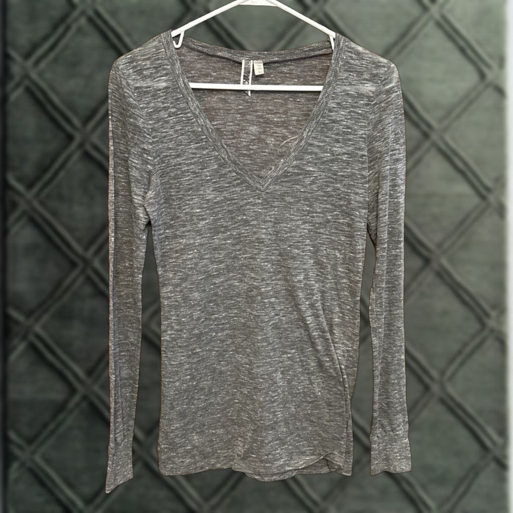BKE BKE Blouse Shirt L Gray Heathered Knit Lightweight Sheer Long Sleeve V-Neck Women's Juniors Slim Size L / US 10 / IT 46 - 1 Thumbnail