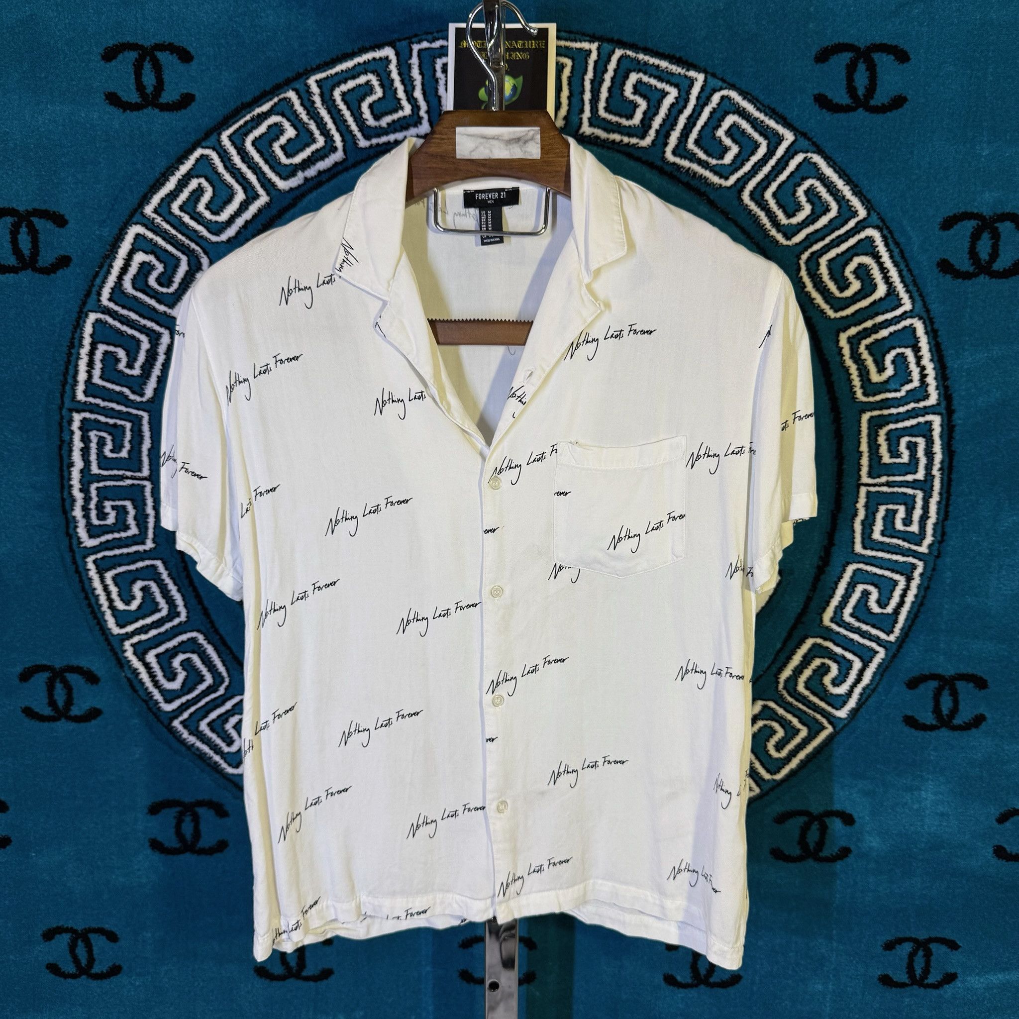 Forever 21 NOTHING LASTS FOREVER S/S CUBAN BUTTON UP Size US M / EU 48-50 / 2 - 1 Preview