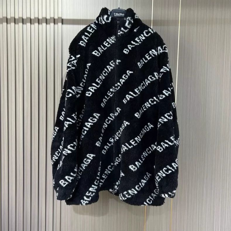Balenciaga Balenciaga size 34 Fur coat full of bullet screen Size US XS / EU 42 / 0 - 1 Thumbnail