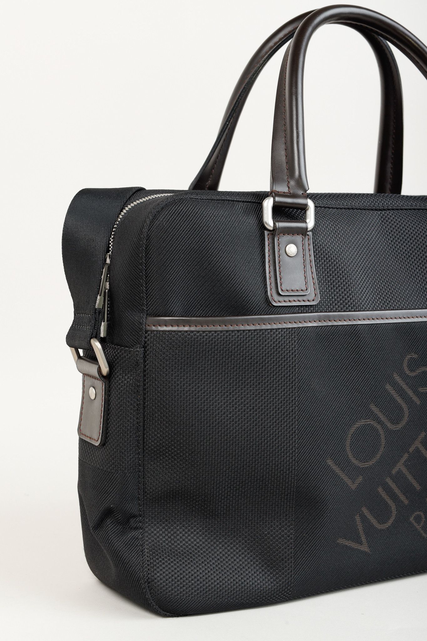 Louis Vuitton Louis Vuitton Yack Noir Damier Geant Canvas Messenger Bag Size ONE SIZE - 9 Thumbnail