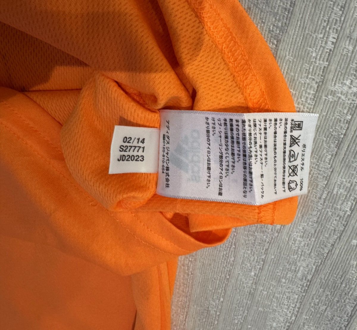 Adidas Rare 2014 Yomiuri Giants Signed Jersey (Abe / Kamei) Size US L / EU 52-54 / 3 - 7 Thumbnail