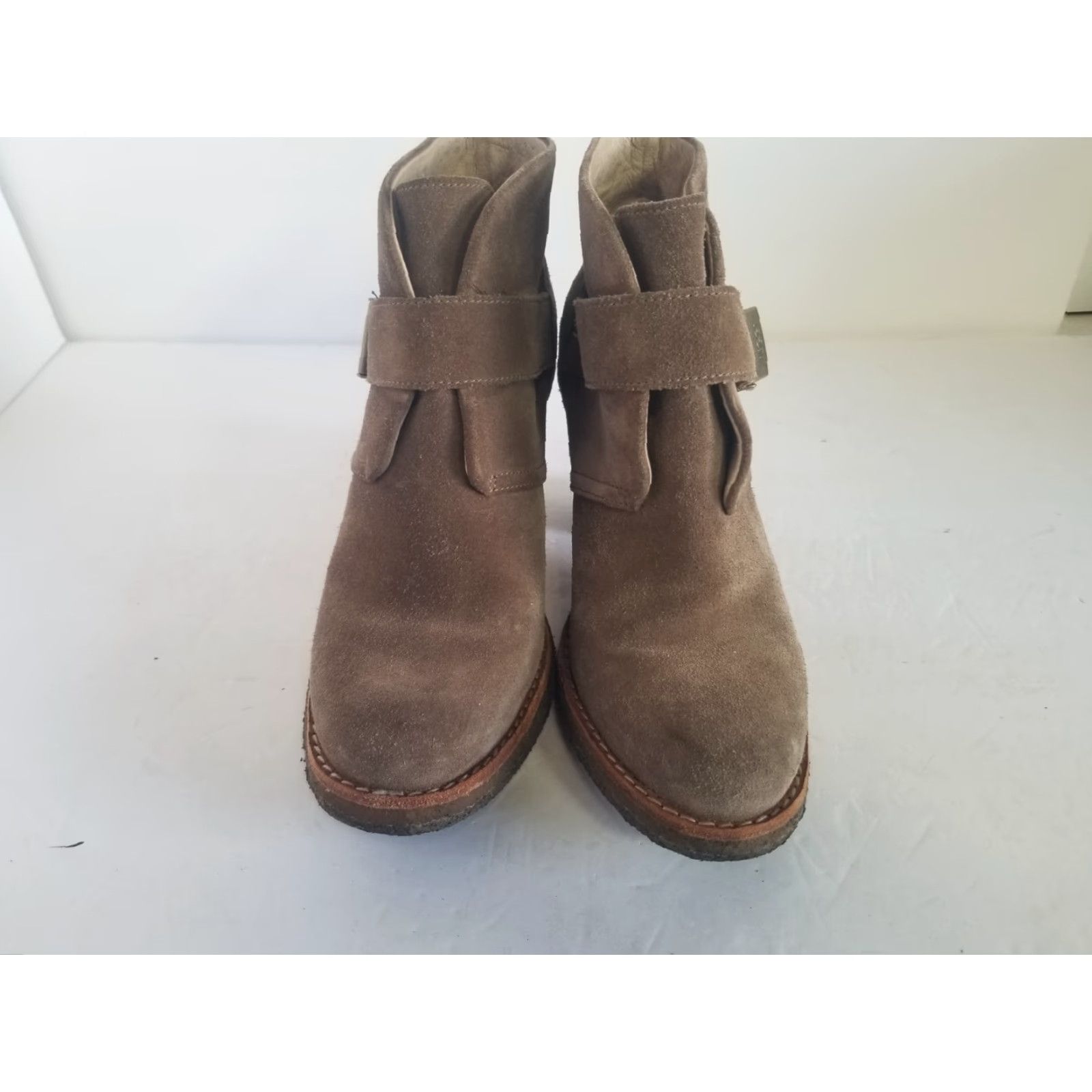 Ugg UGG Brienne Bootie Womens Suede Ankle High Heel Boots Crepe Sole Brown Size 7.5 Size US 8 / IT 38 - 6 Thumbnail