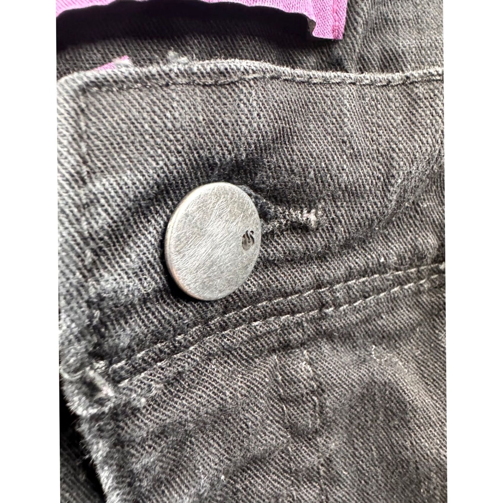 Gloria Vanderbilt Gloria Vanderbilt Skimmer Shorts Black Denim 12 Womens Slim Knee Length Cuffed 5-Pocket Design Stretch Flat Front Mid Rise Casual Workwear Size 24" / US 00 / IT 34 - 2 Thumbnail