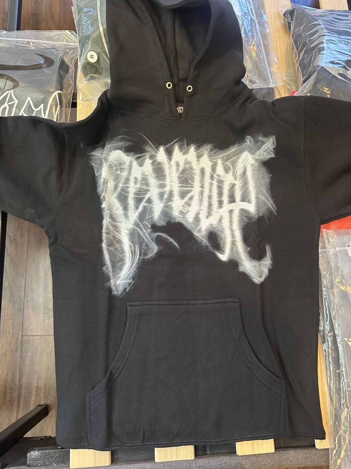 Revenge Smoke Arch logo Cropped Hoodie Black/White Size US M / EU 48-50 / 2 - 1 Thumbnail