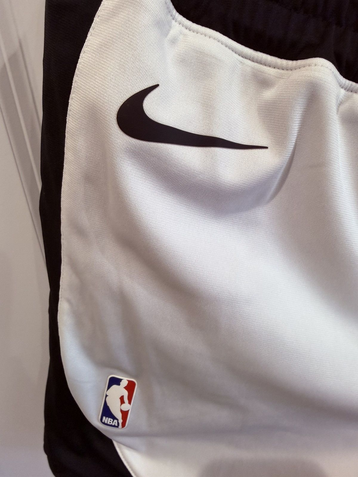 Fear of God × Nike Fear of God x Nike Reversible Shorts Grey/Summit White Size US 32 / EU 48 - 9 Thumbnail