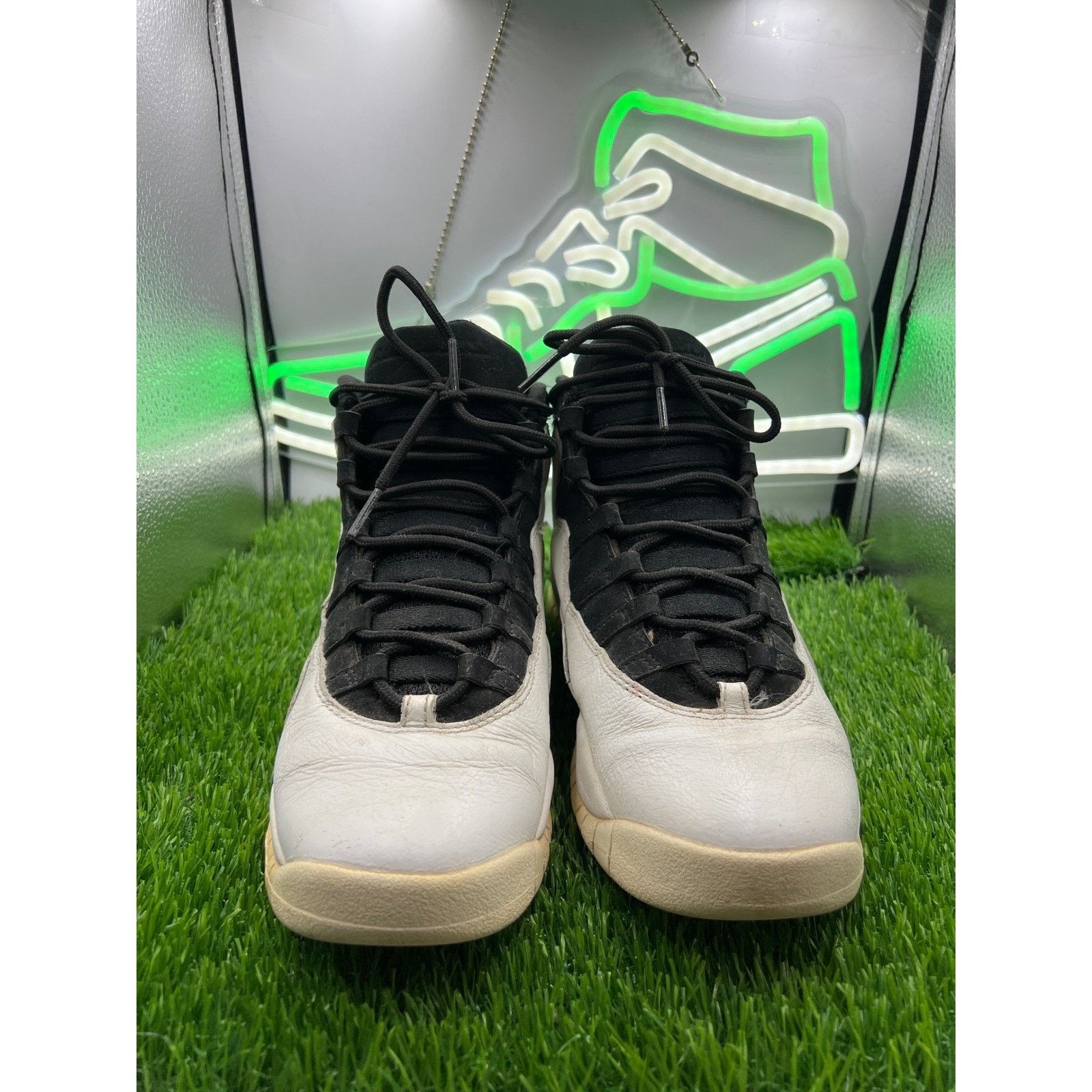 Jordan Brand × Nike Nike Air Jordan Retro 10 X GS "I'm Back" Mens 7Y White Black Size US 7 / EU 40 - 2 Thumbnail