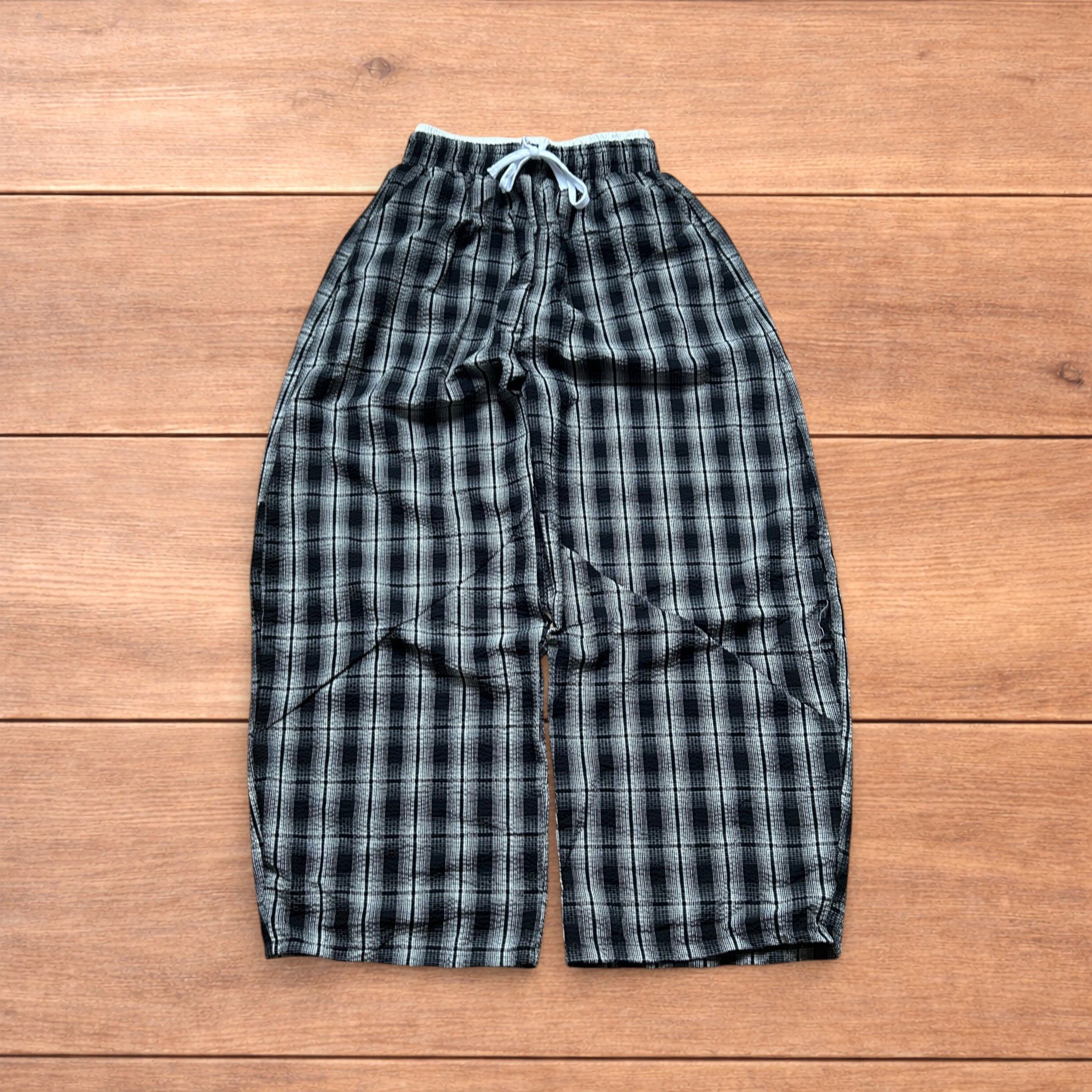 Japanese Brand Baggy wide leg checkered lounge pants in black/white. Size US 32 / EU 48 - 1 Thumbnail