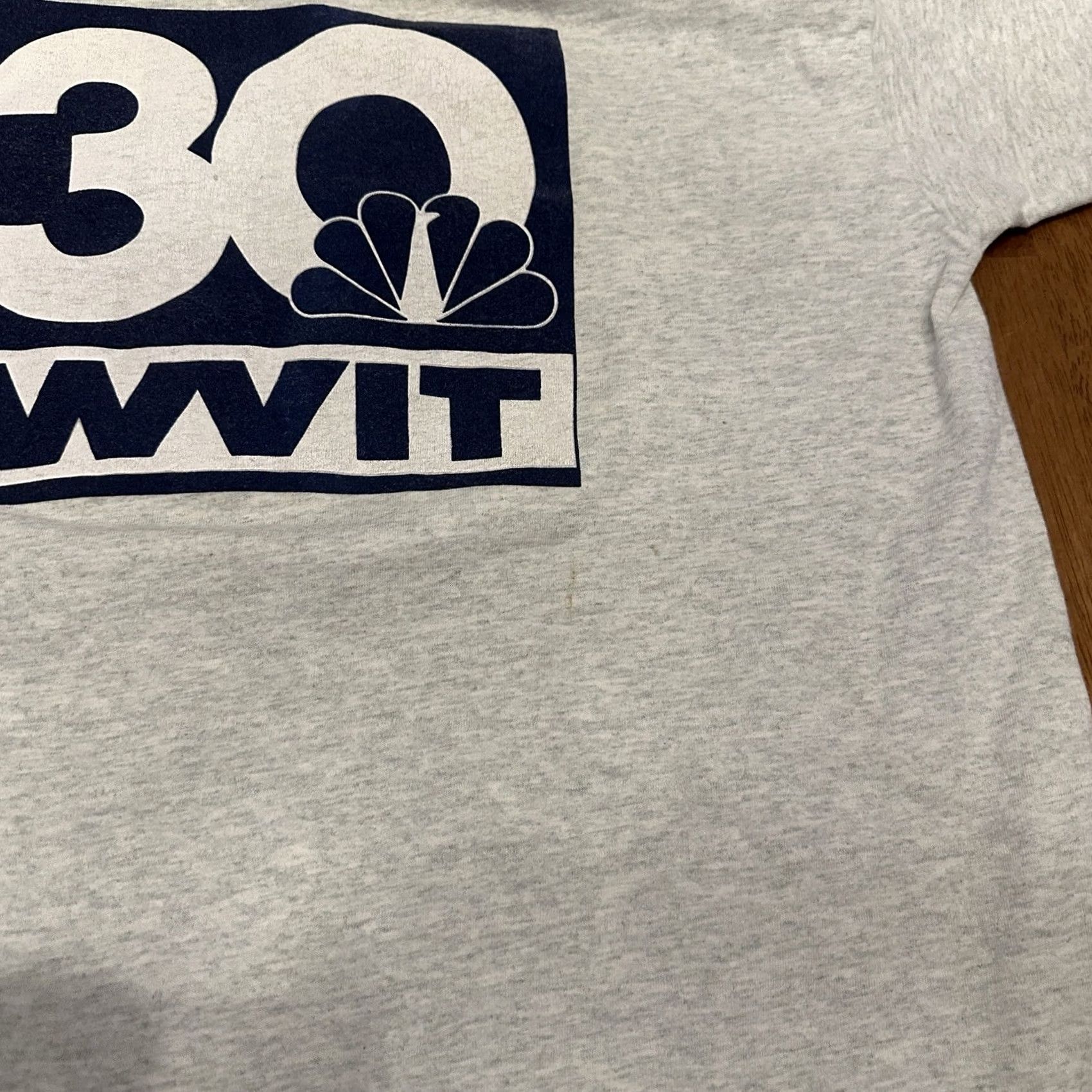 Vintage VINTAGE NBC WVIT T Shirt XL Gray 90s Single Stitch Television Station Mens Size US XL / EU 56 / 4 - 2 Thumbnail