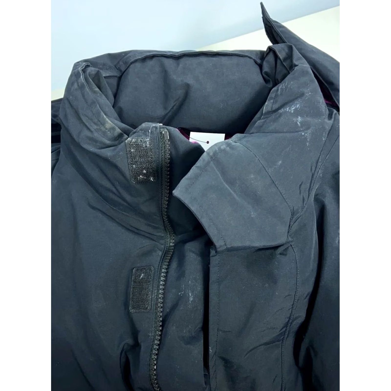 Marmot New title: MARMOT Mammoth Parka - Black Nylon Jacket - M - Size 12 - Black - 8327 - Jacket - 65.5cm x 81.5cm - White stains - 8327 Size US M / EU 48-50 / 2 - 7 Thumbnail