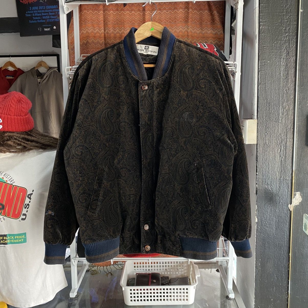 Pierre Balmain Vintage Pierre Balmain Brown Paisley Jacquard Bomber Jacket Size US L / EU 52-54 / 3 - 1 Thumbnail