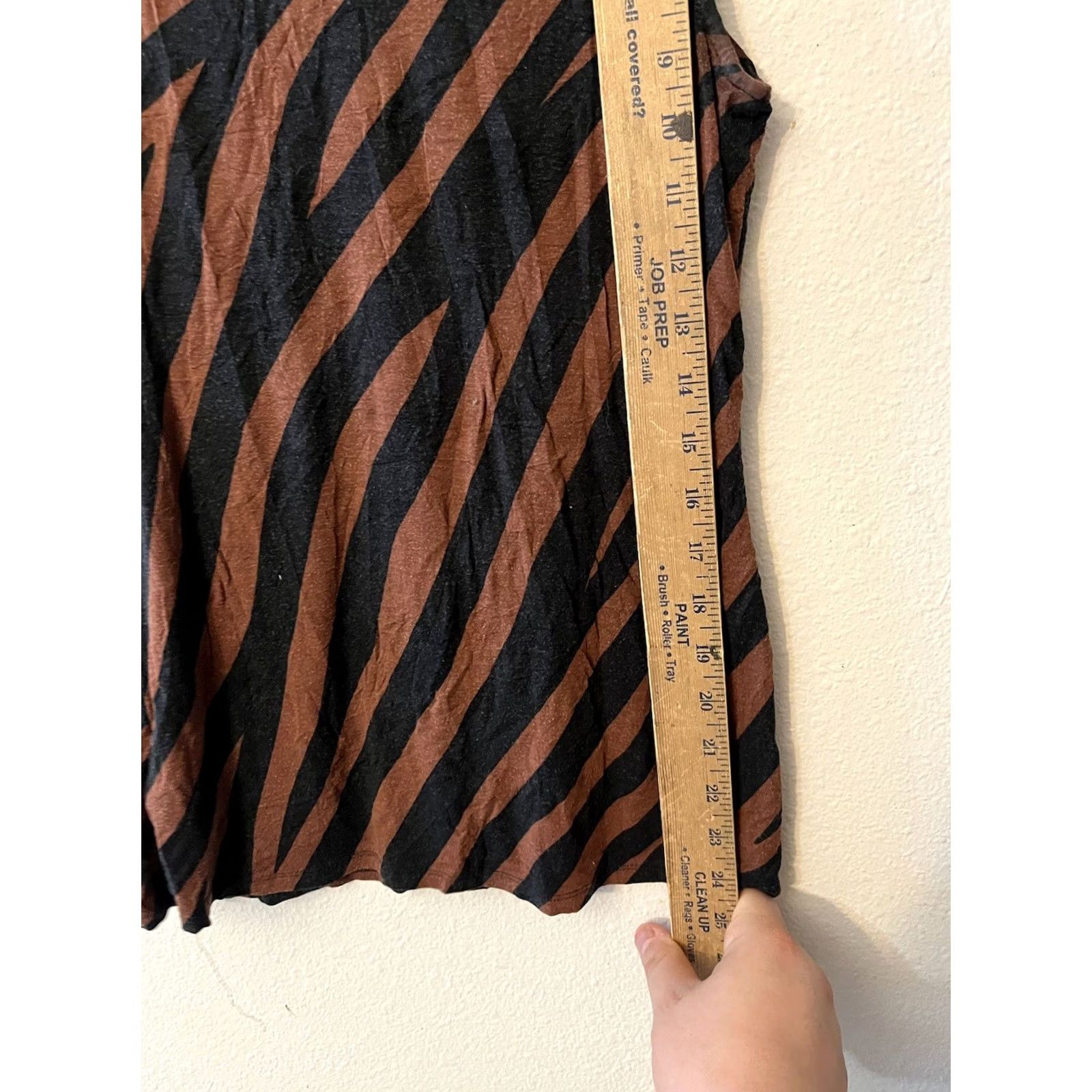 Express Express MockNeck Blouse women’s Top M brown Black animal Print Sleeveless Size M / US 6-8 / IT 42-44 - 5 Thumbnail
