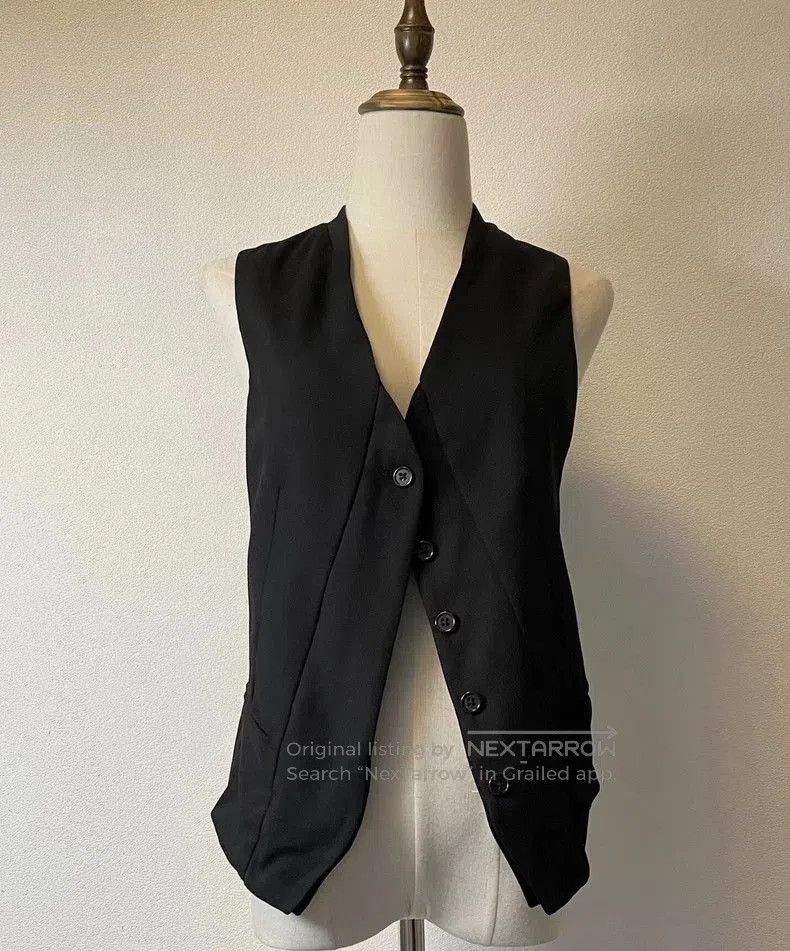 Ann Demeulemeester ann demeulemeester's fleece vest is cut and slimming. Size US S / EU 44-46 / 1 - 1 Thumbnail